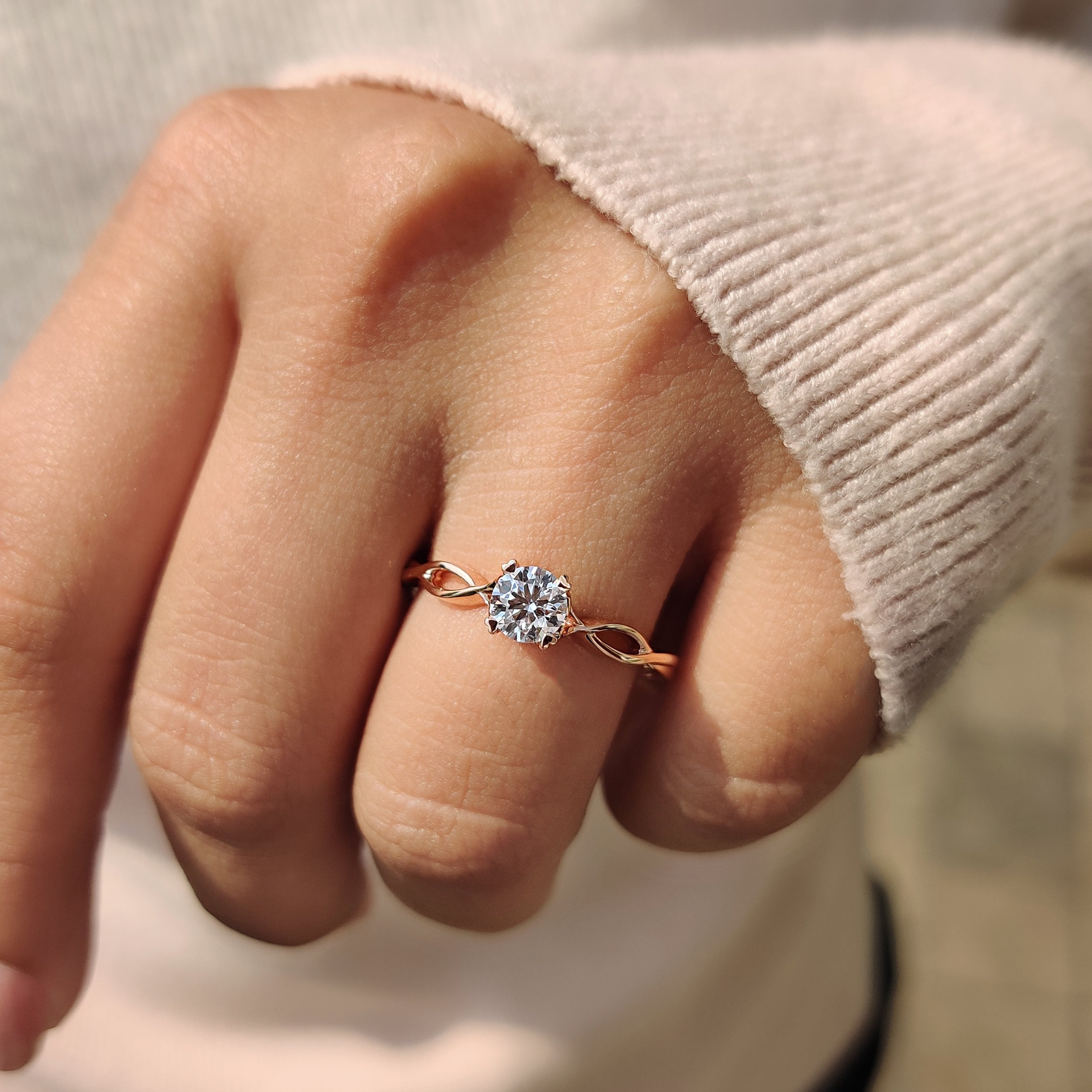 Round Diamond Twisted Engagement Ring