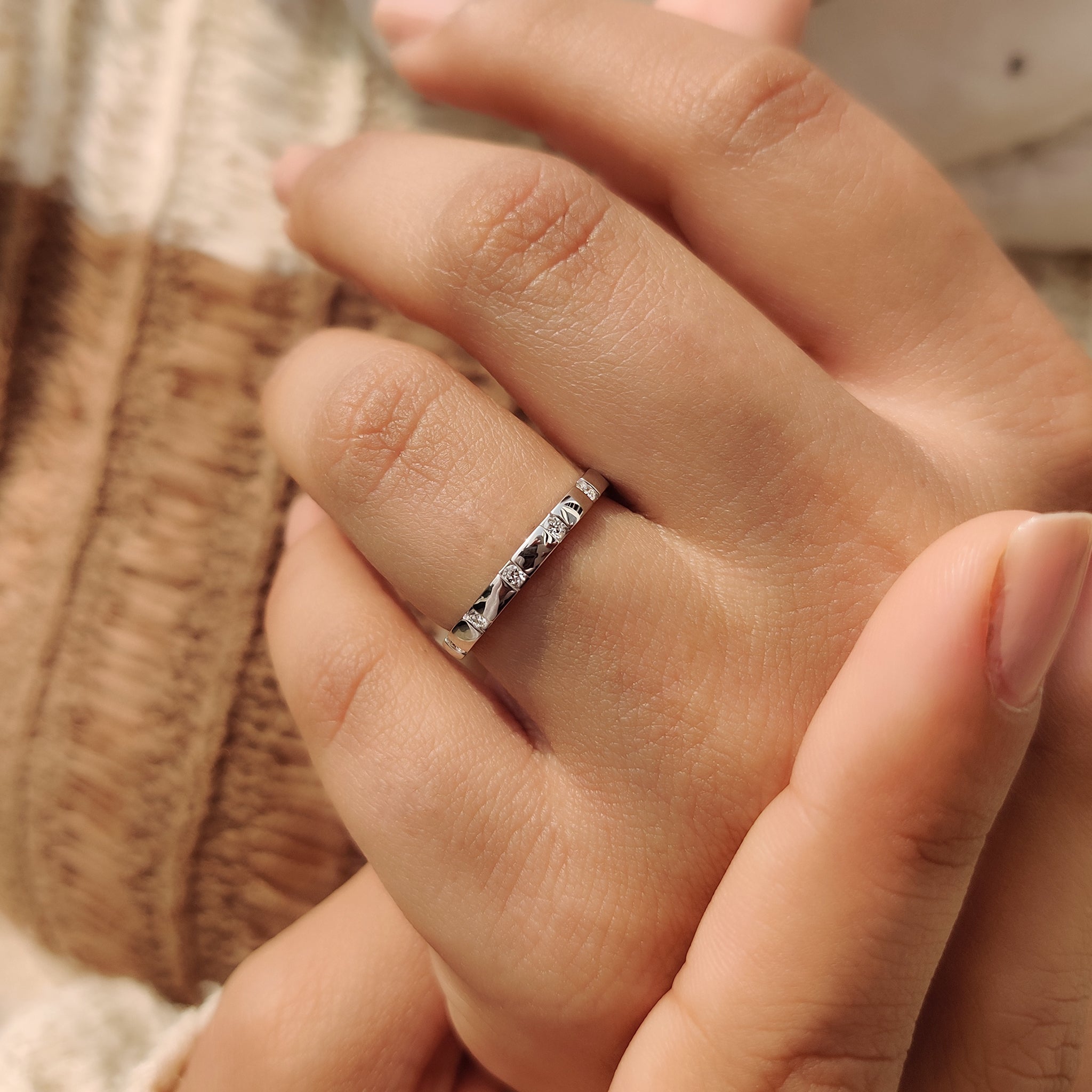 Round Cut Diamond Gypsy Wedding Band