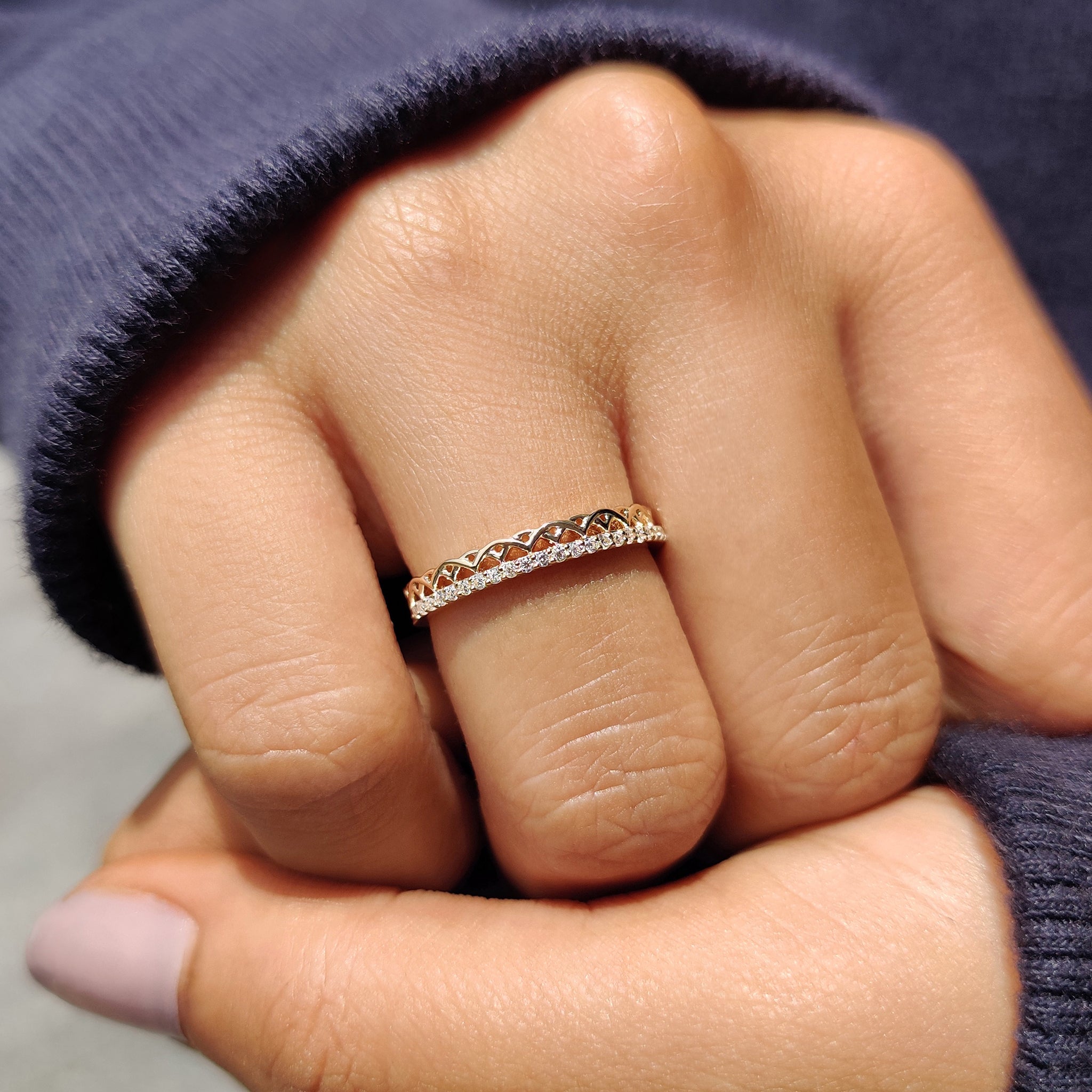 Round Diamond Band in - Half Eternity Image principale du produit