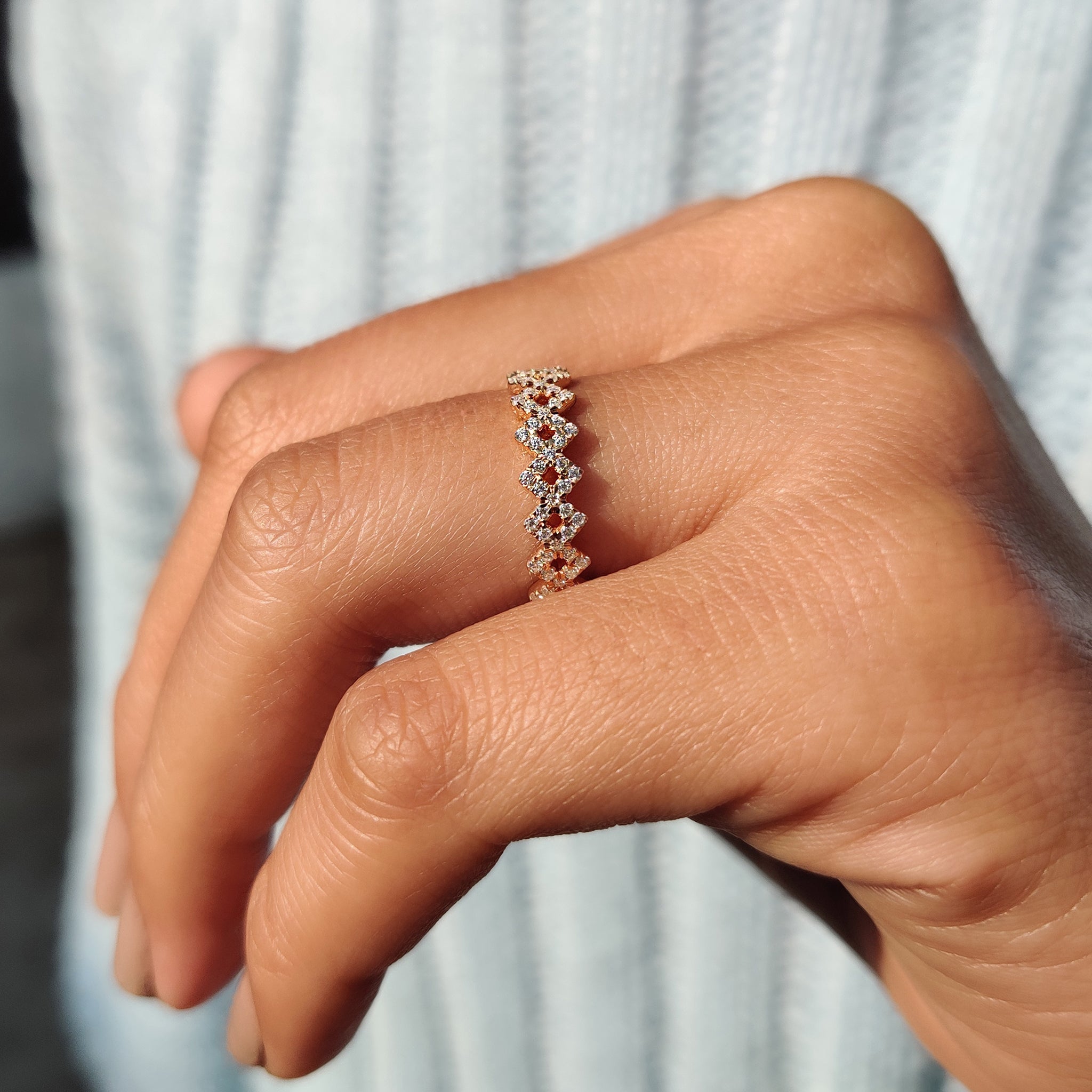 Round Cut Moissanite Wedding Band In Zig Zag Style Image secondaire du produit