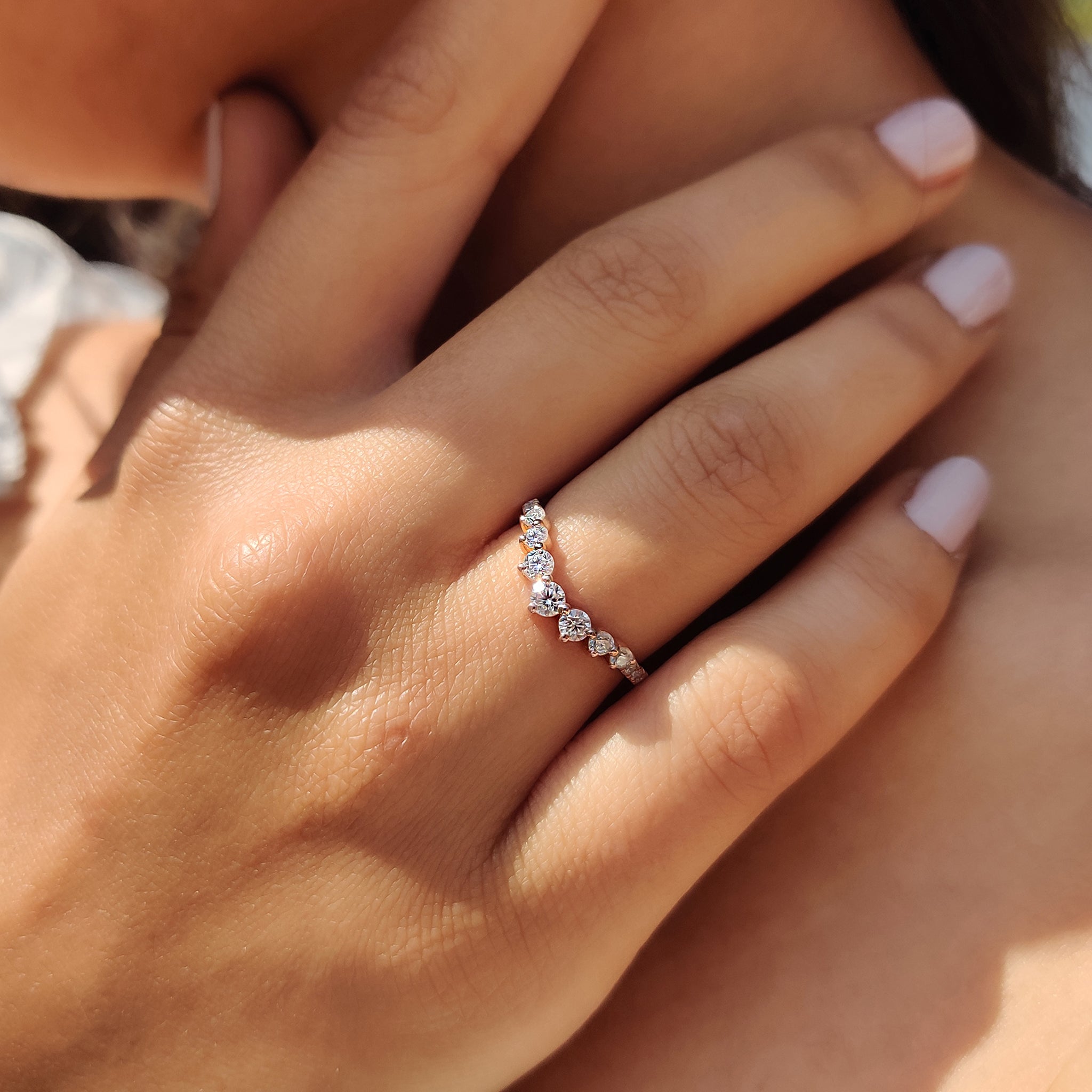 Curvy Wedding Band With Round Cut Moissanite