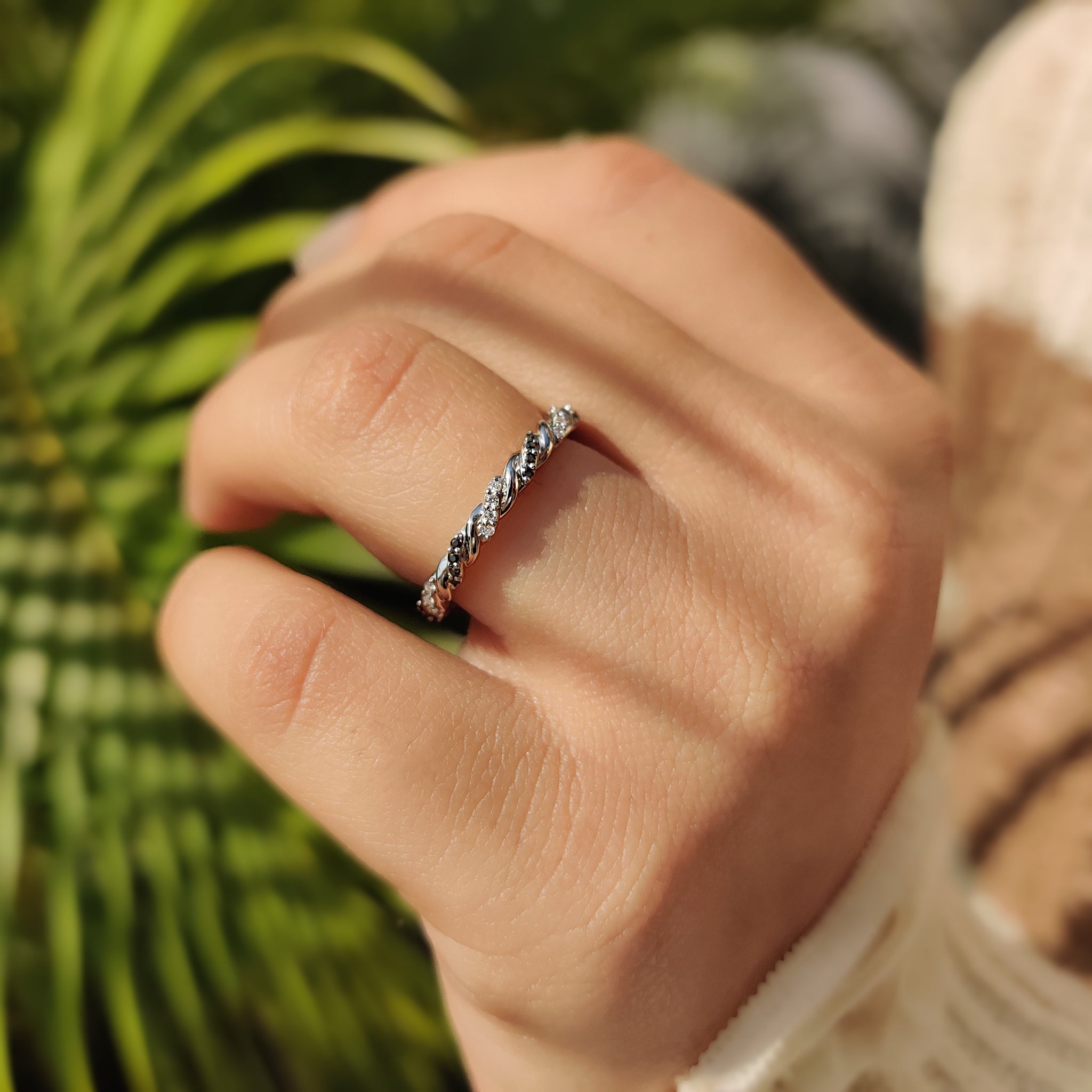 Round Black Moissanite Twisted Wedding Band