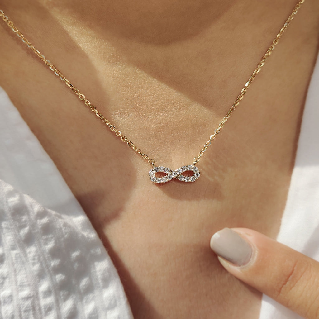 Round Diamond Gold Infinity Pendant With Chain