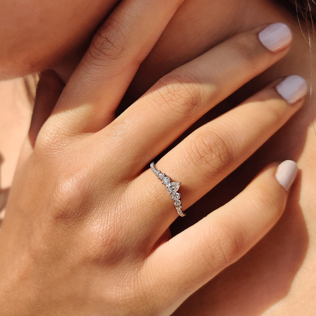 Pear And Round Cut Curved Moissanite Wedding Band