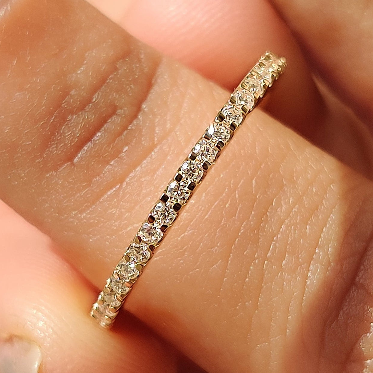 Round Cut Full Eternity Wedding Band Image principale du produit