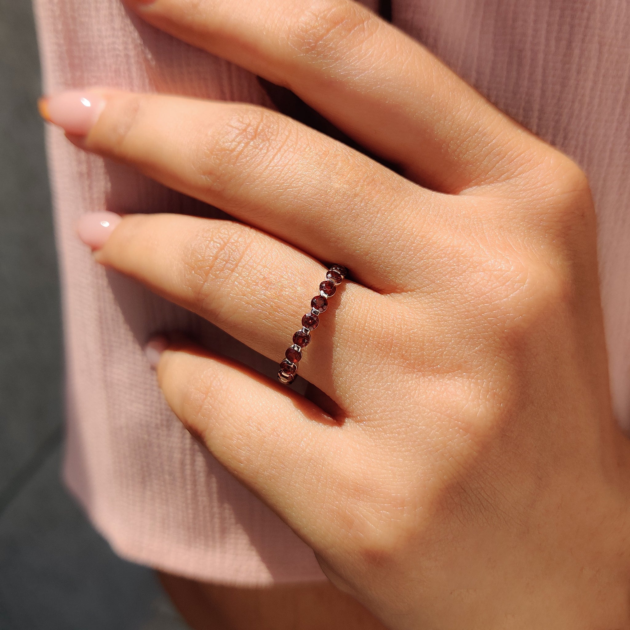 Round Cut Garnet Wedding Ring Image secondaire du produit