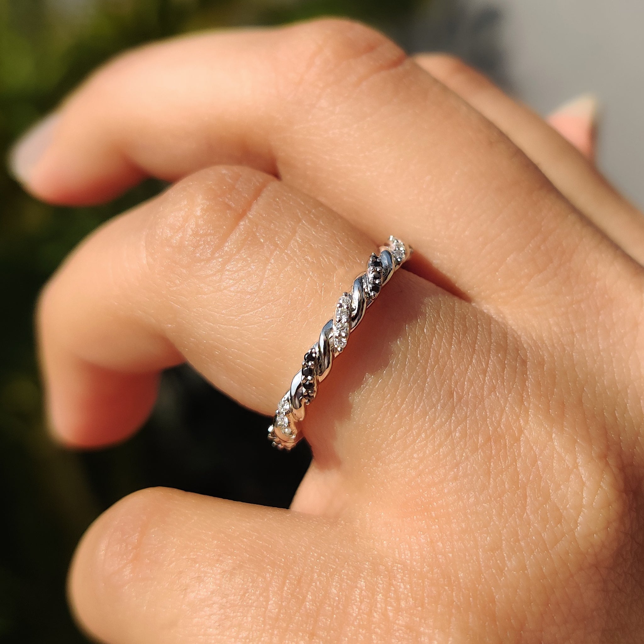 Round Black Moissanite Twisted Wedding Band