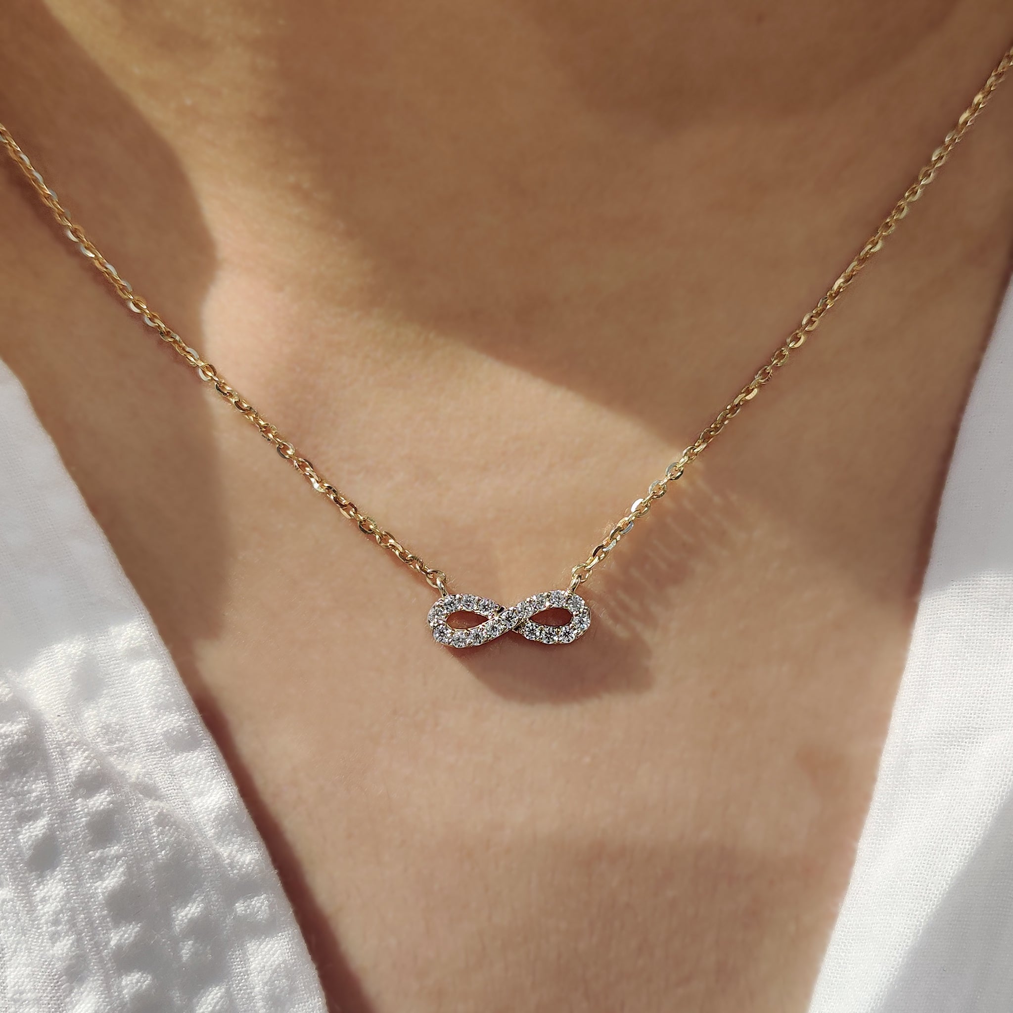 Round Diamond Gold Infinity Pendant With Chain