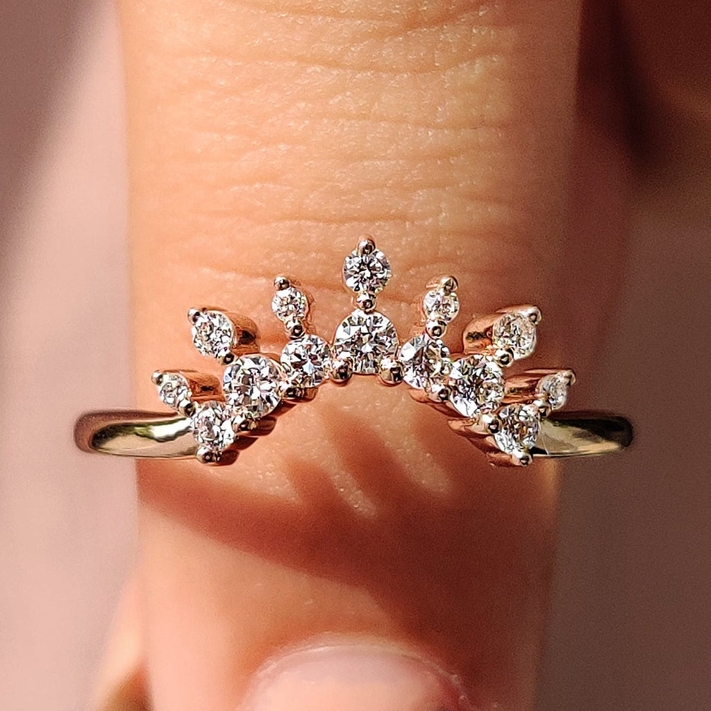 Round Diamond Wedding Band In Tiara Style