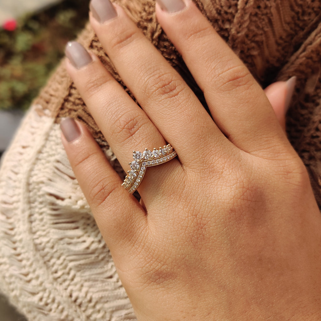 Chevron wedding band With Round Cut Pave Style