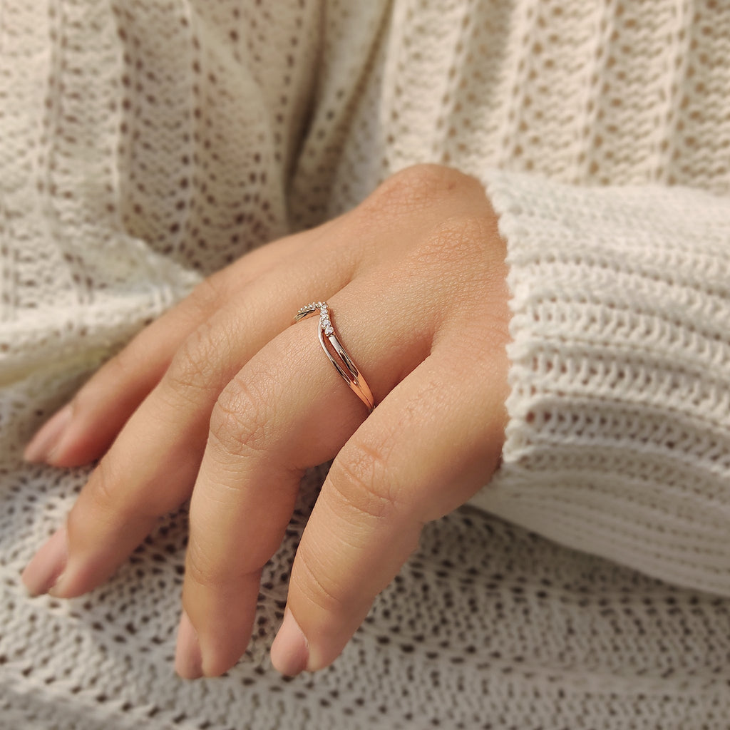 Round Cut Double Row Chevron Diamond Band