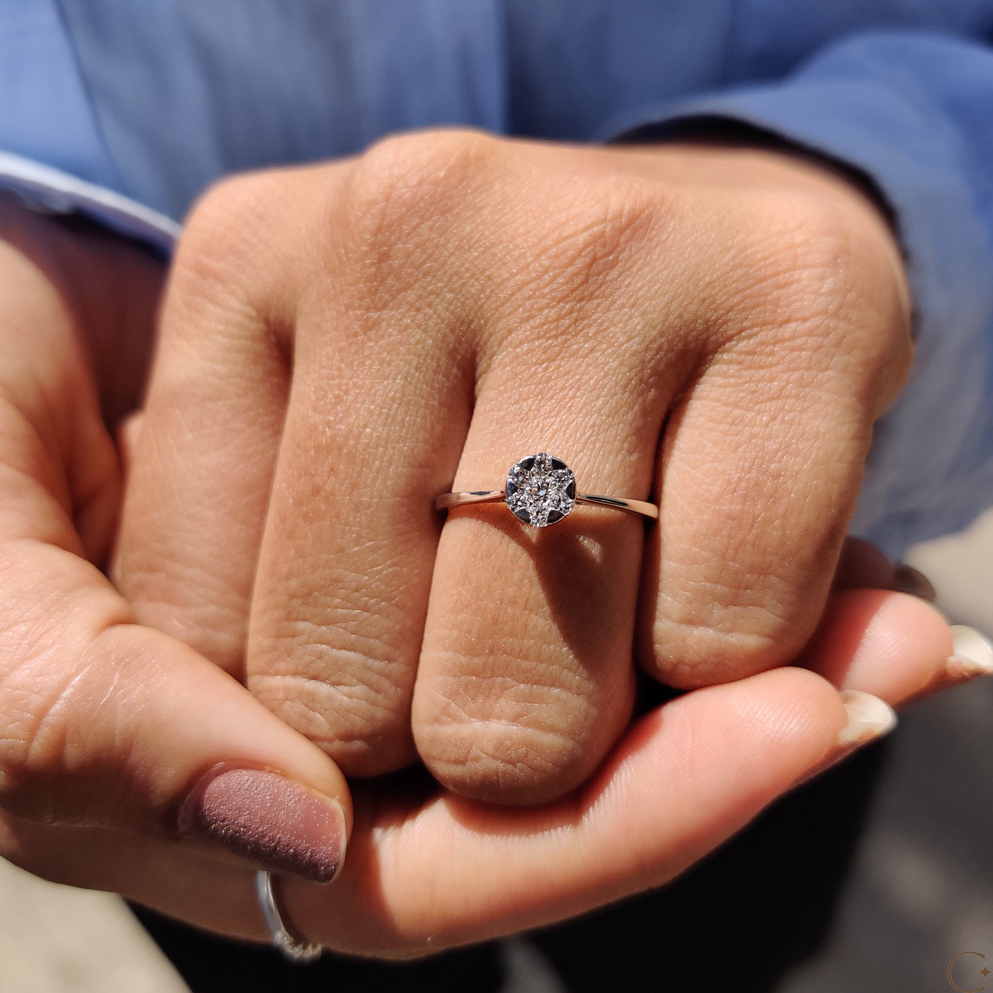 Round Cut Diamond Ring in Classic Tapered Shank