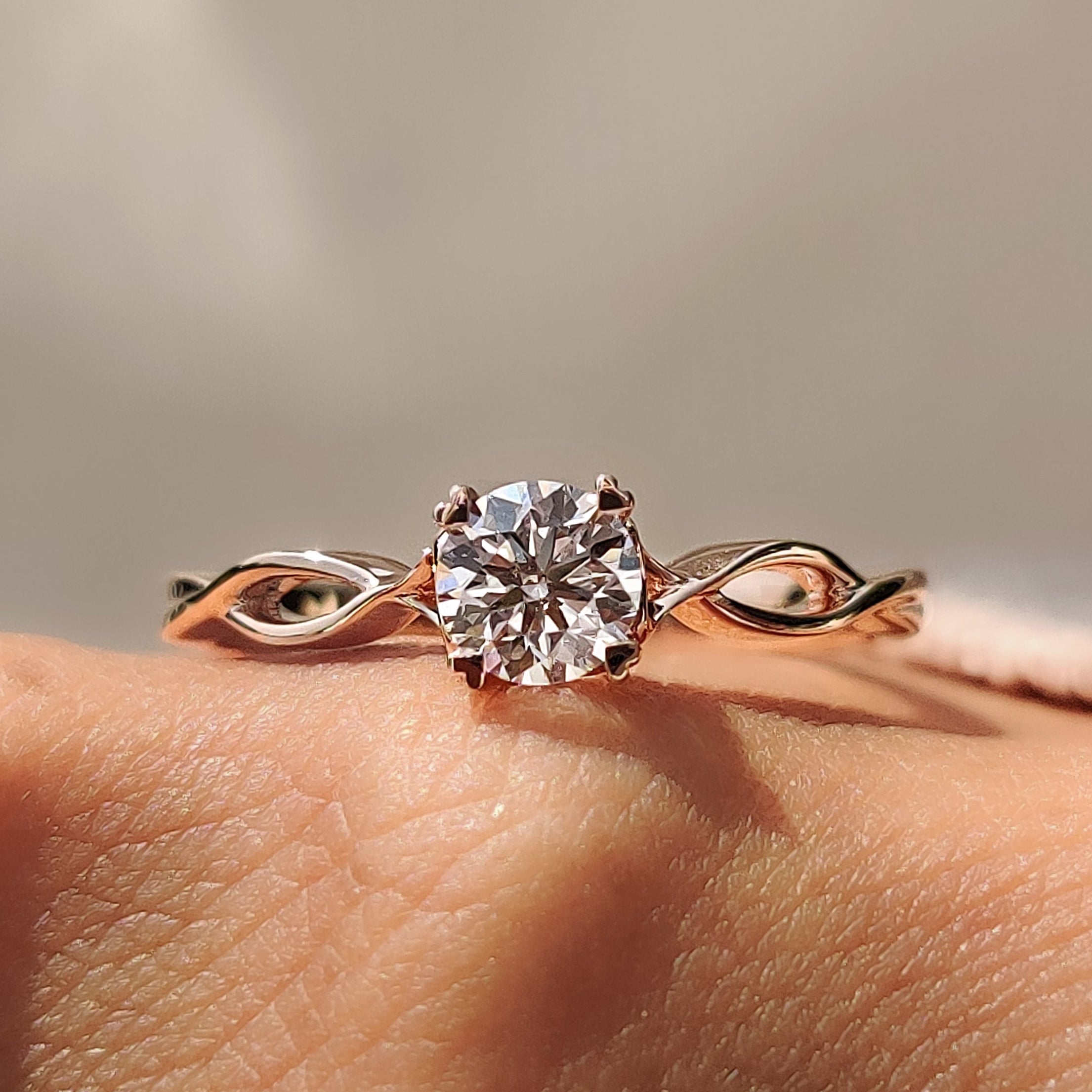 Round Diamond Twisted Engagement Ring Main image