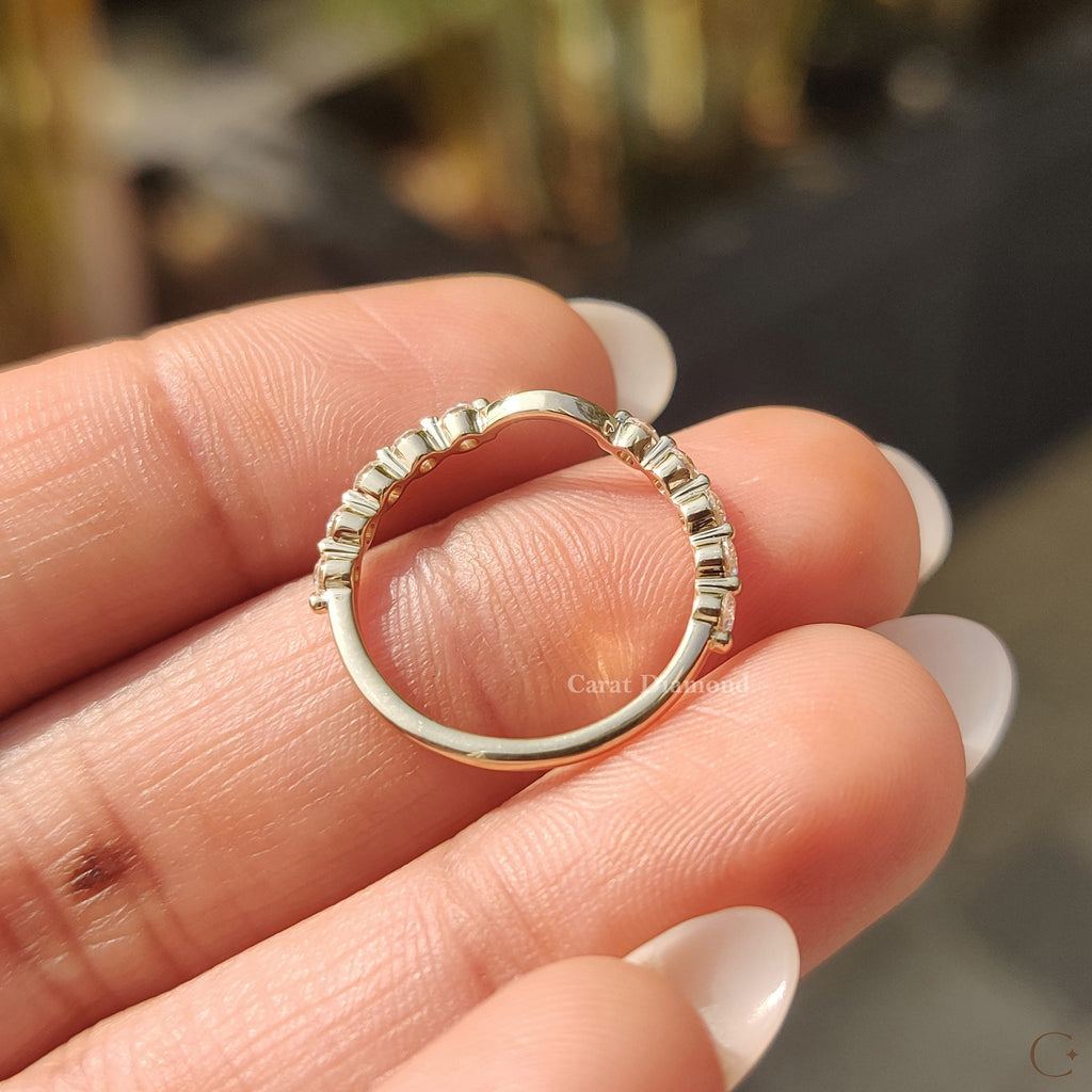 Stackable Wedding Band With Round Diamond Curved Design