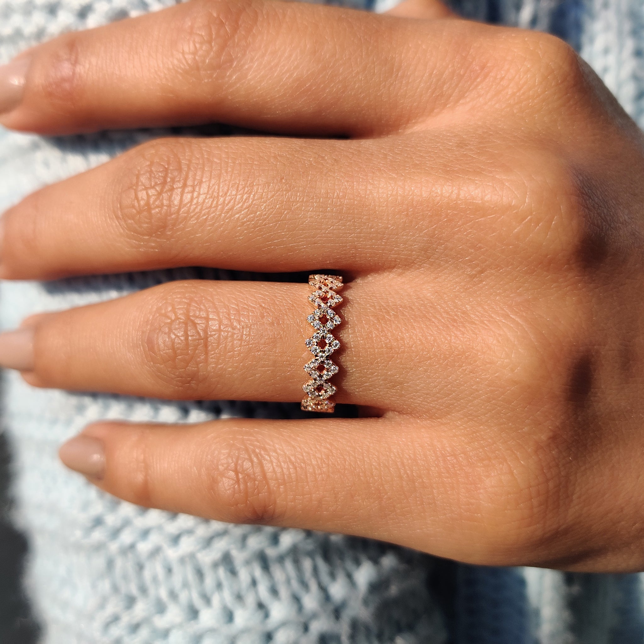 Round Cut Moissanite Wedding Band In Zig Zag Style