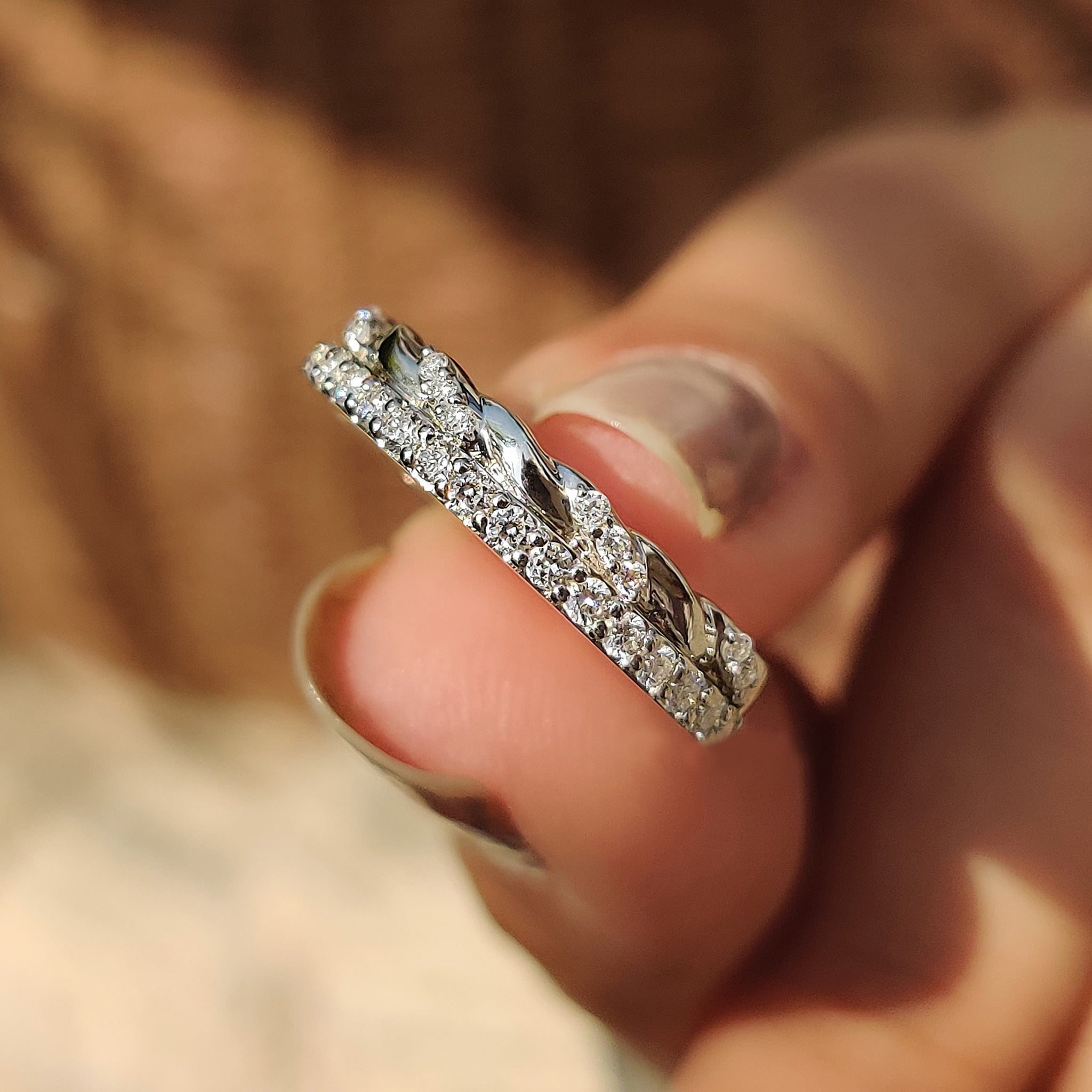 Double Wedding Band In Round Diamond Half Eternity Design Imagen principal del producto