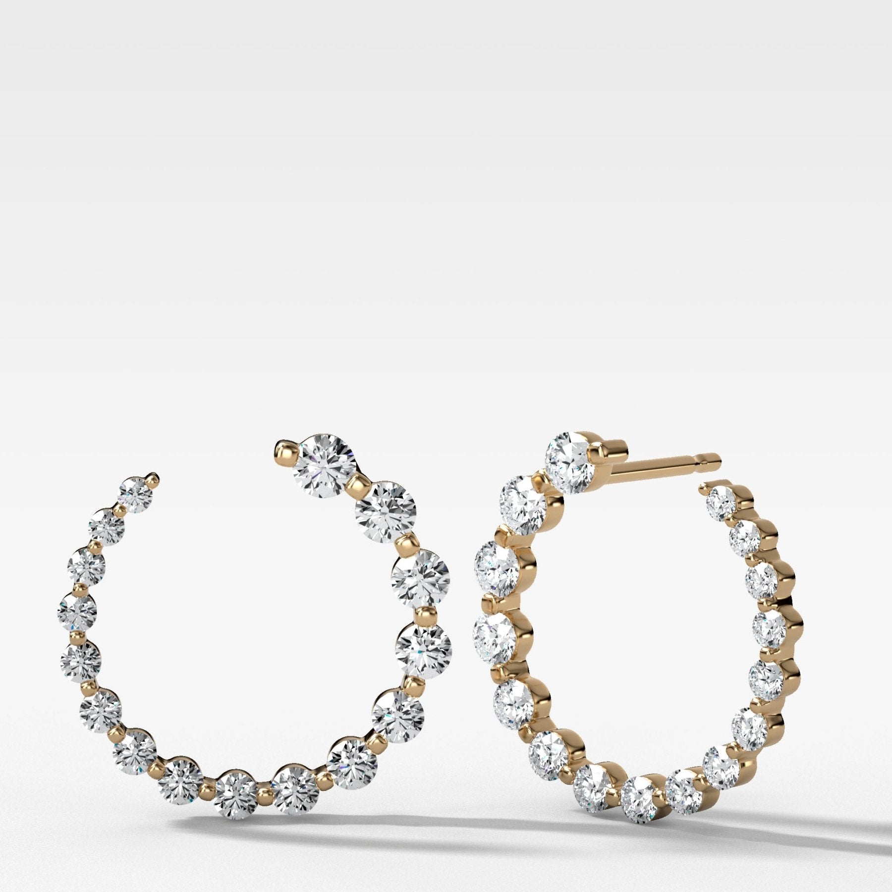 0.87 CTW Orbit Shared Prong Diamond Studs