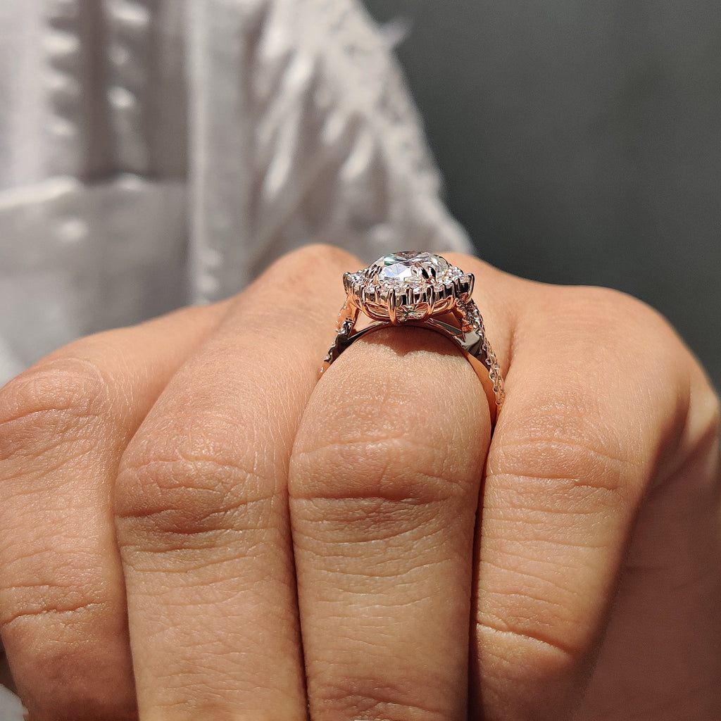 Vintage Engagement Ring In Oval Cut Moissanite
