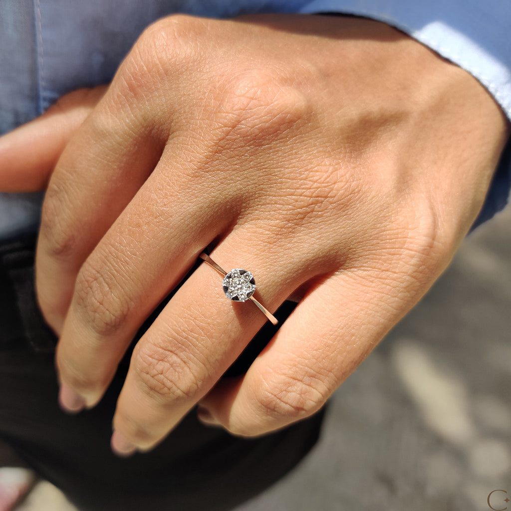 Round Cut Diamond Ring in Classic Tapered Shank
