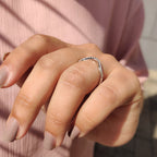 Curved Wedding Band Gold With Round Cut