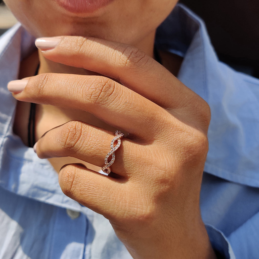 Round Diamond Wedding Band - Twisted Pave Design