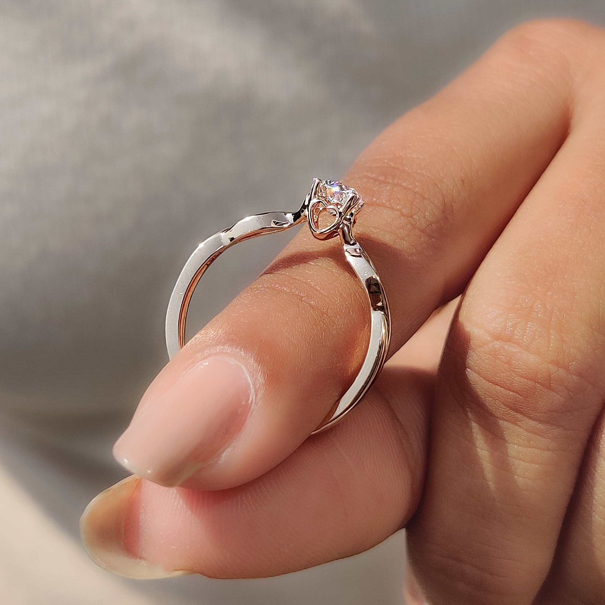 Round Diamond Twisted Engagement Ring