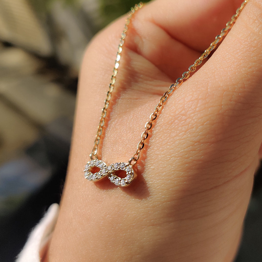 Round Diamond Gold Infinity Pendant With Chain