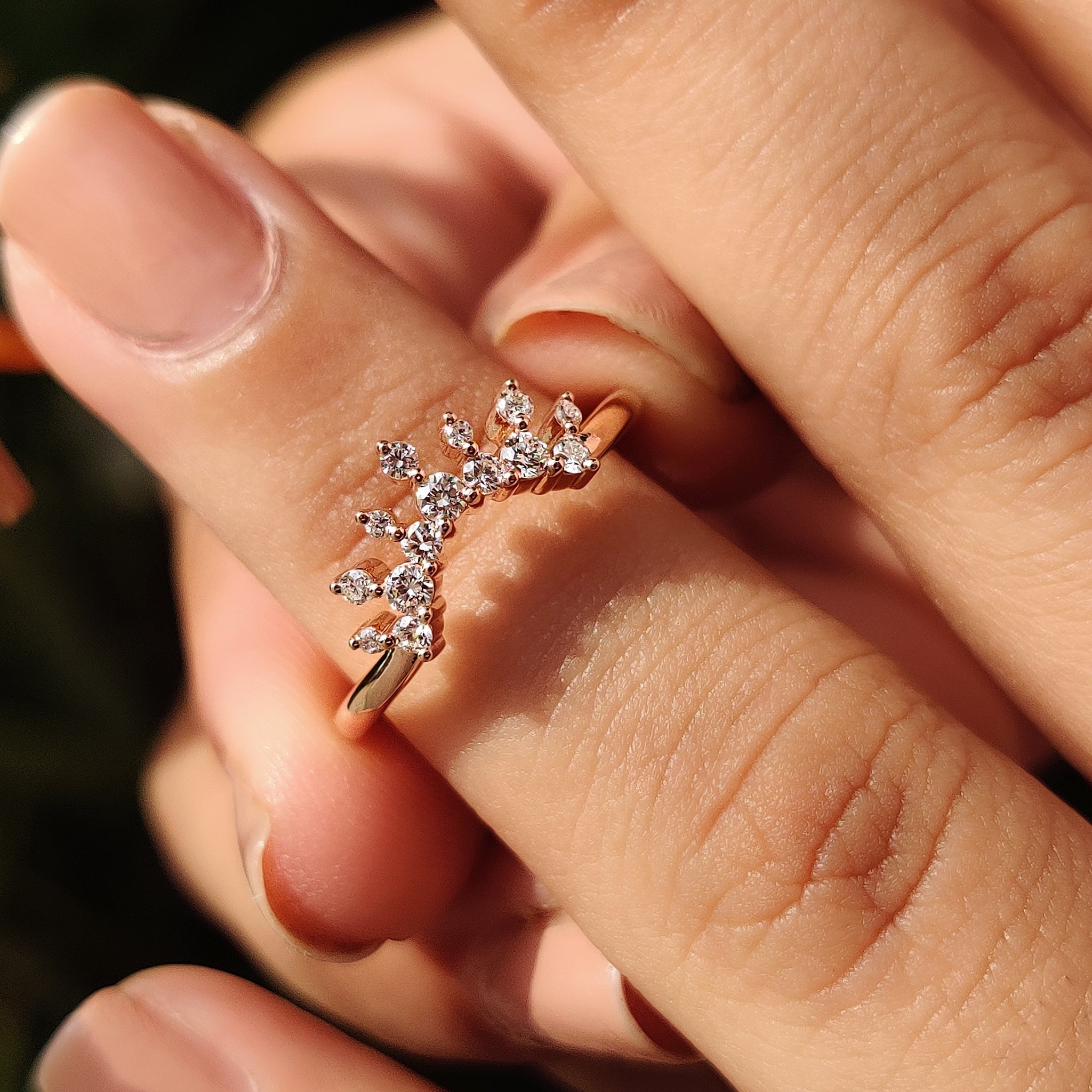 Round Diamond Wedding Band In Tiara Style