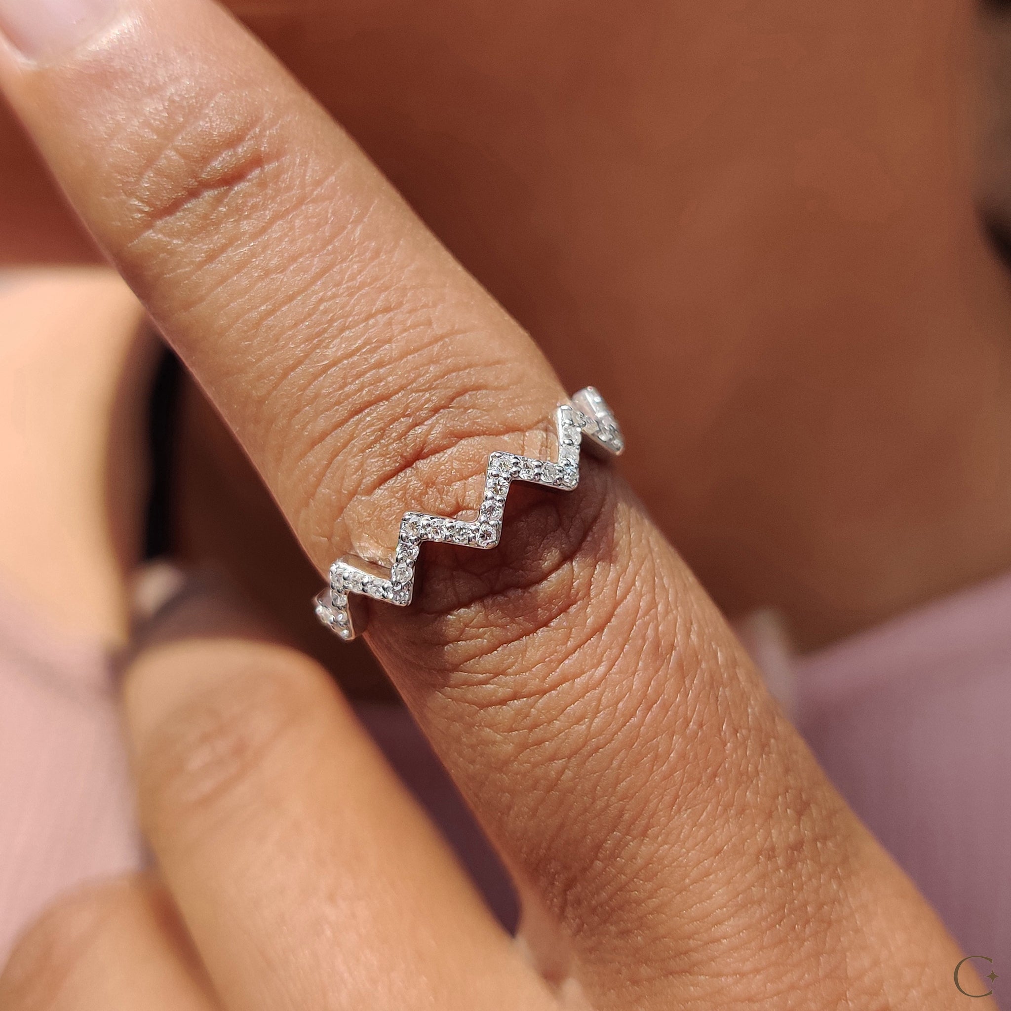 Zig Zag Band Featuring Round Cut Diamond