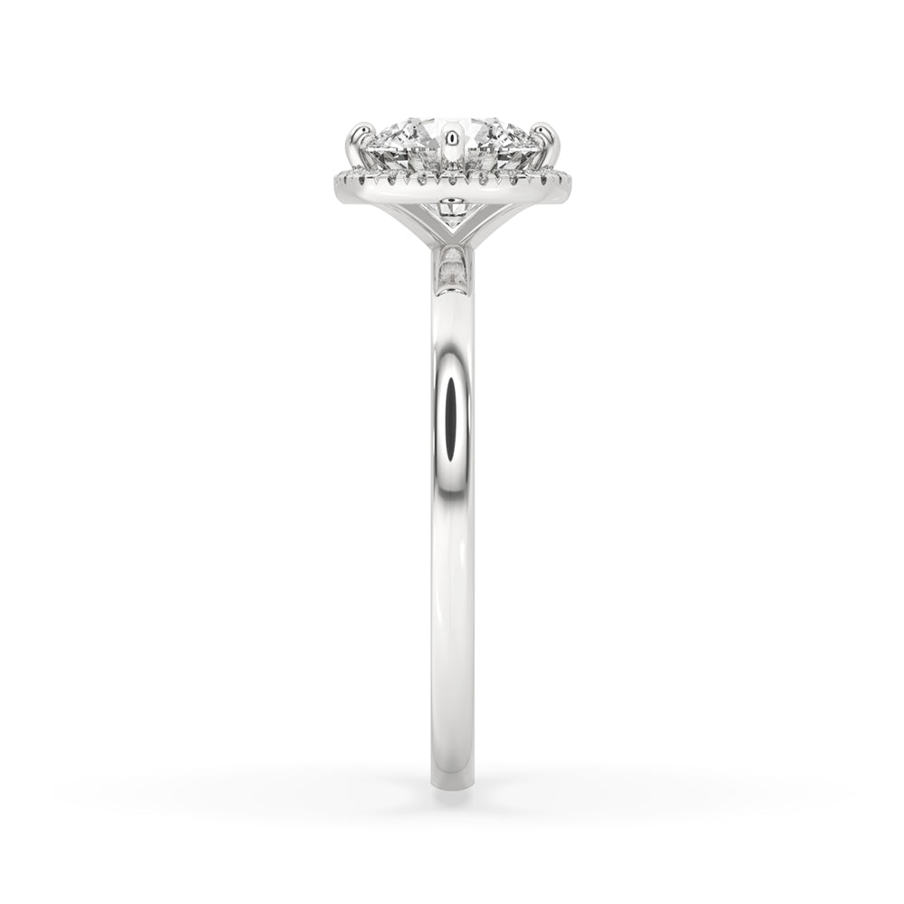 Round Cut Engagement Ring