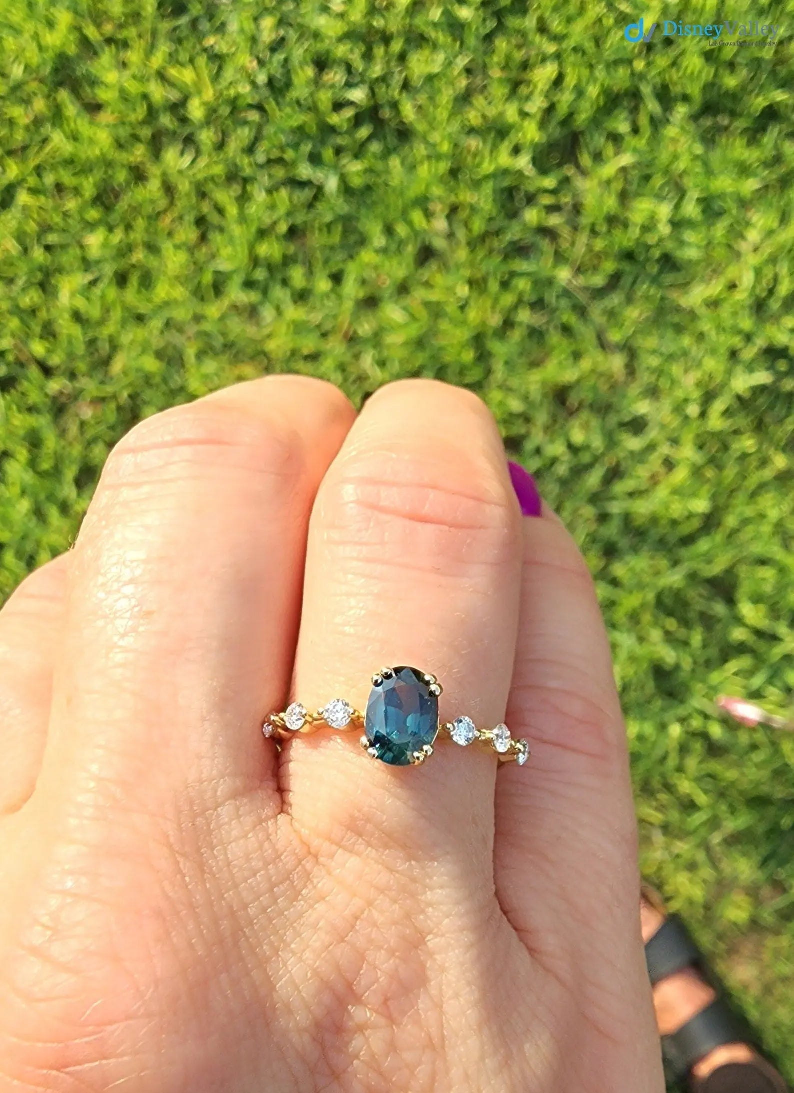 1 Carat Teal Sapphire oval cut cluster Engagement ring Secondary image