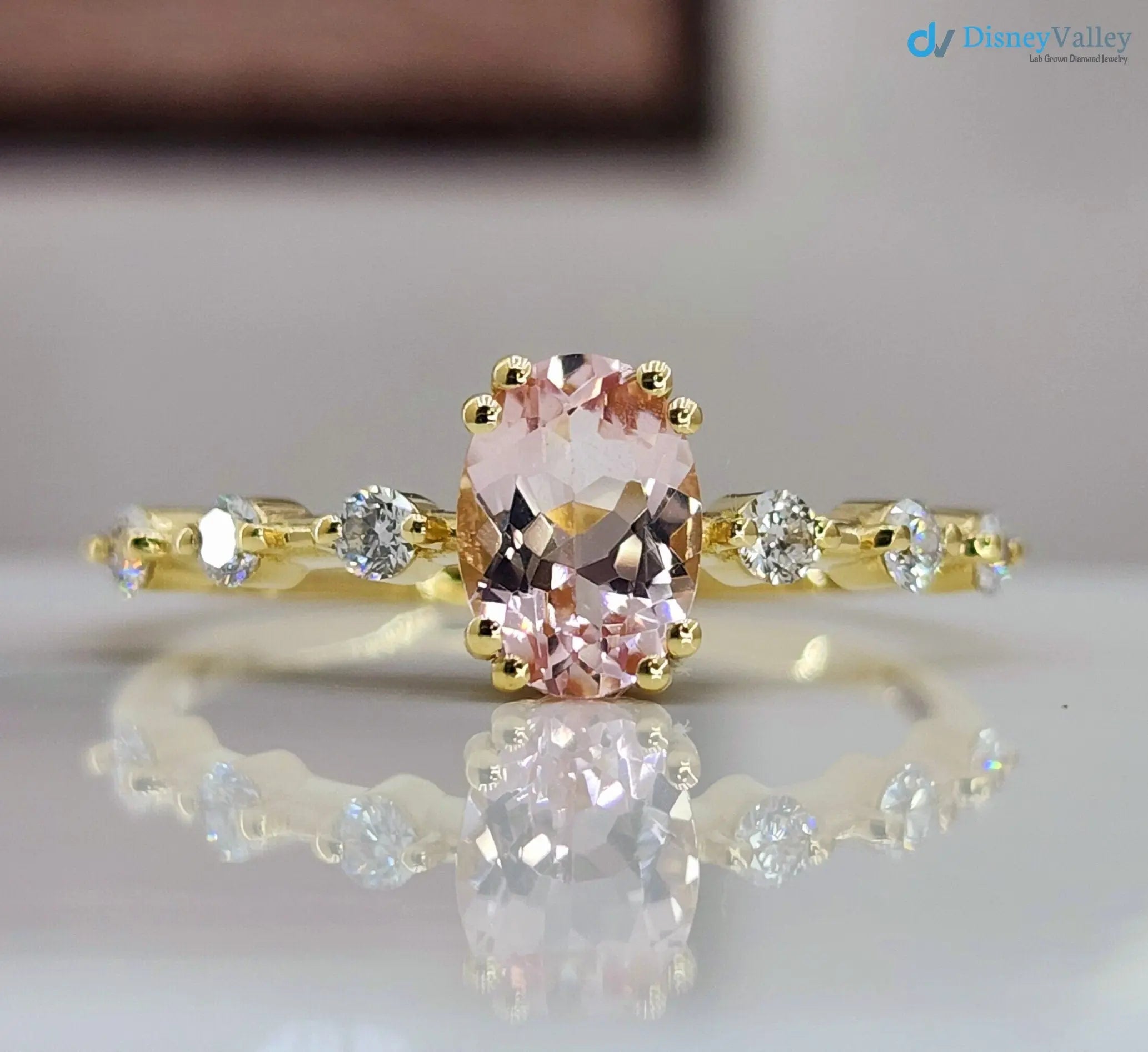 1 carat light pink Sapphire Dainty Oval Cutengagement ring - DisneyValley Main image