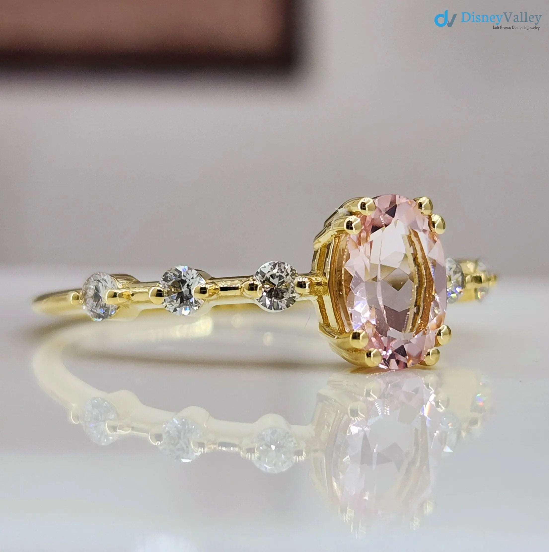 1 carat light pink Sapphire Dainty Oval Cutengagement ring - DisneyValley