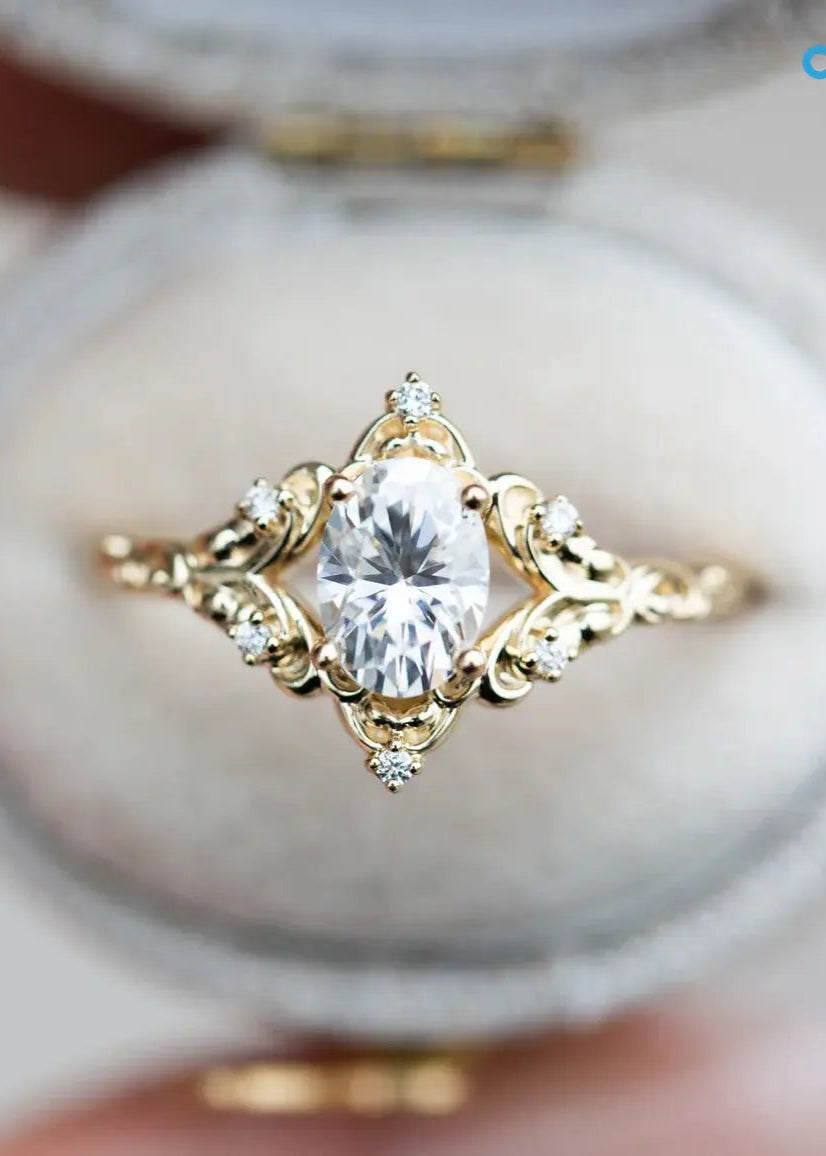 1.5 caret oval cut diamond Swirling filigree split shank vintage ring - DisneyValley Main image