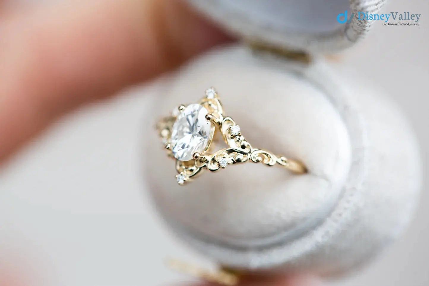 1.5 caret oval cut diamond Swirling filigree split shank vintage ring - DisneyValley