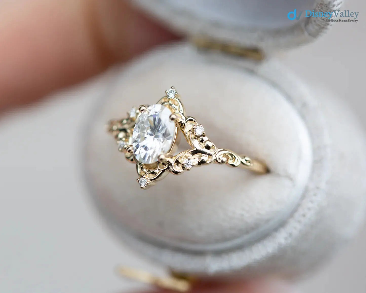 1.5 caret oval cut diamond Swirling filigree split shank vintage ring - DisneyValley