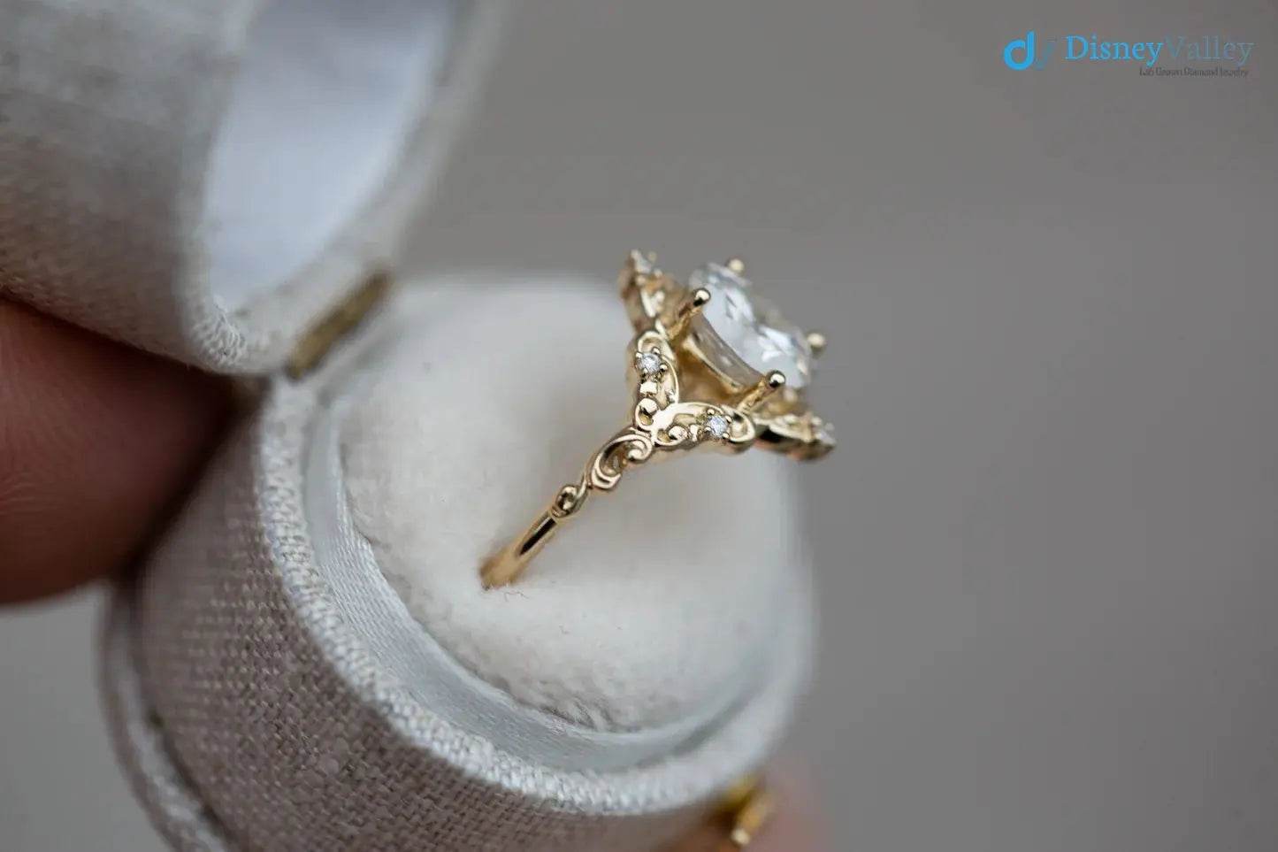 1.5 caret oval cut diamond Swirling filigree split shank vintage ring - DisneyValley