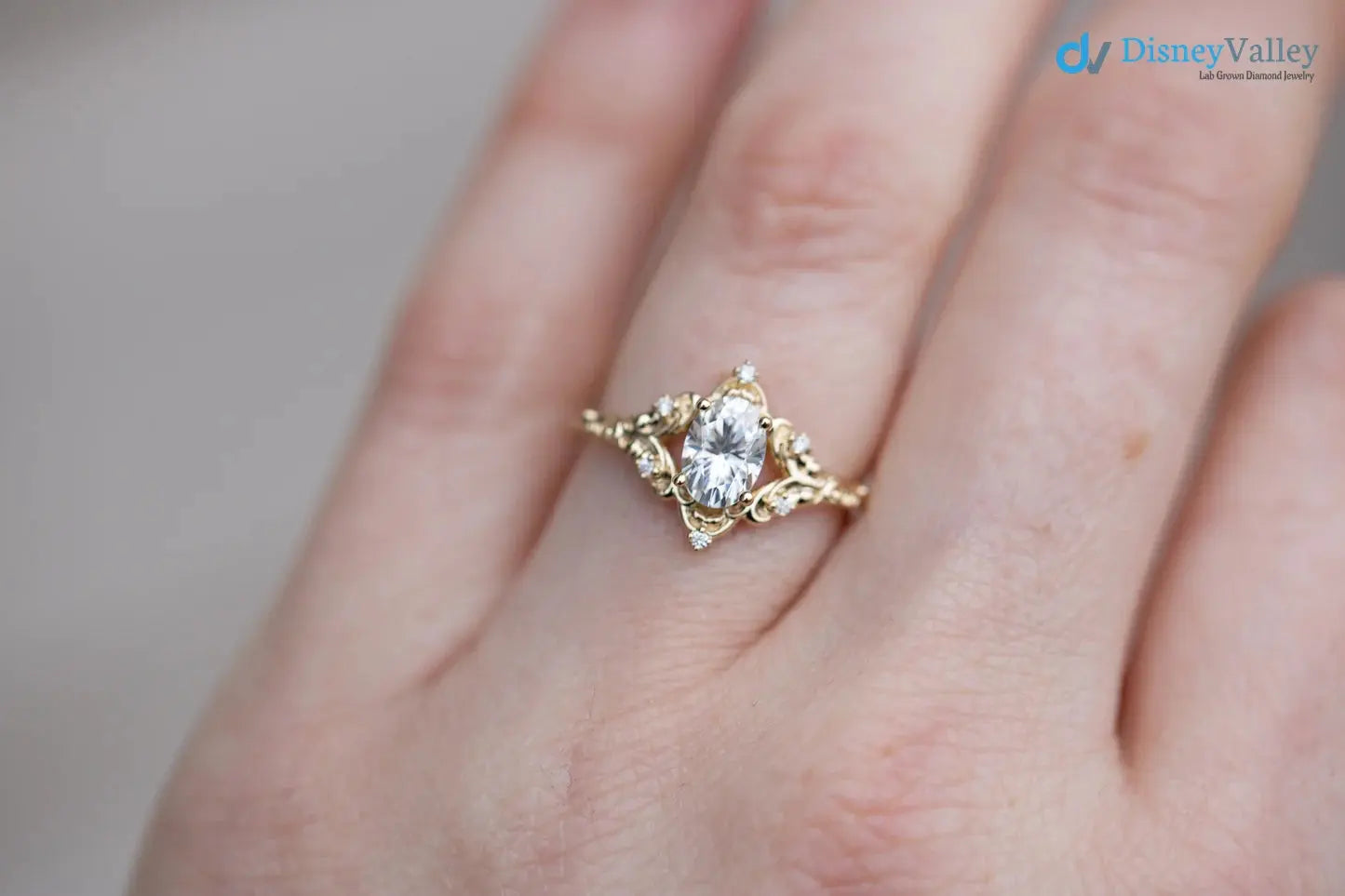 1.5 caret oval cut diamond Swirling filigree split shank vintage ring - DisneyValley