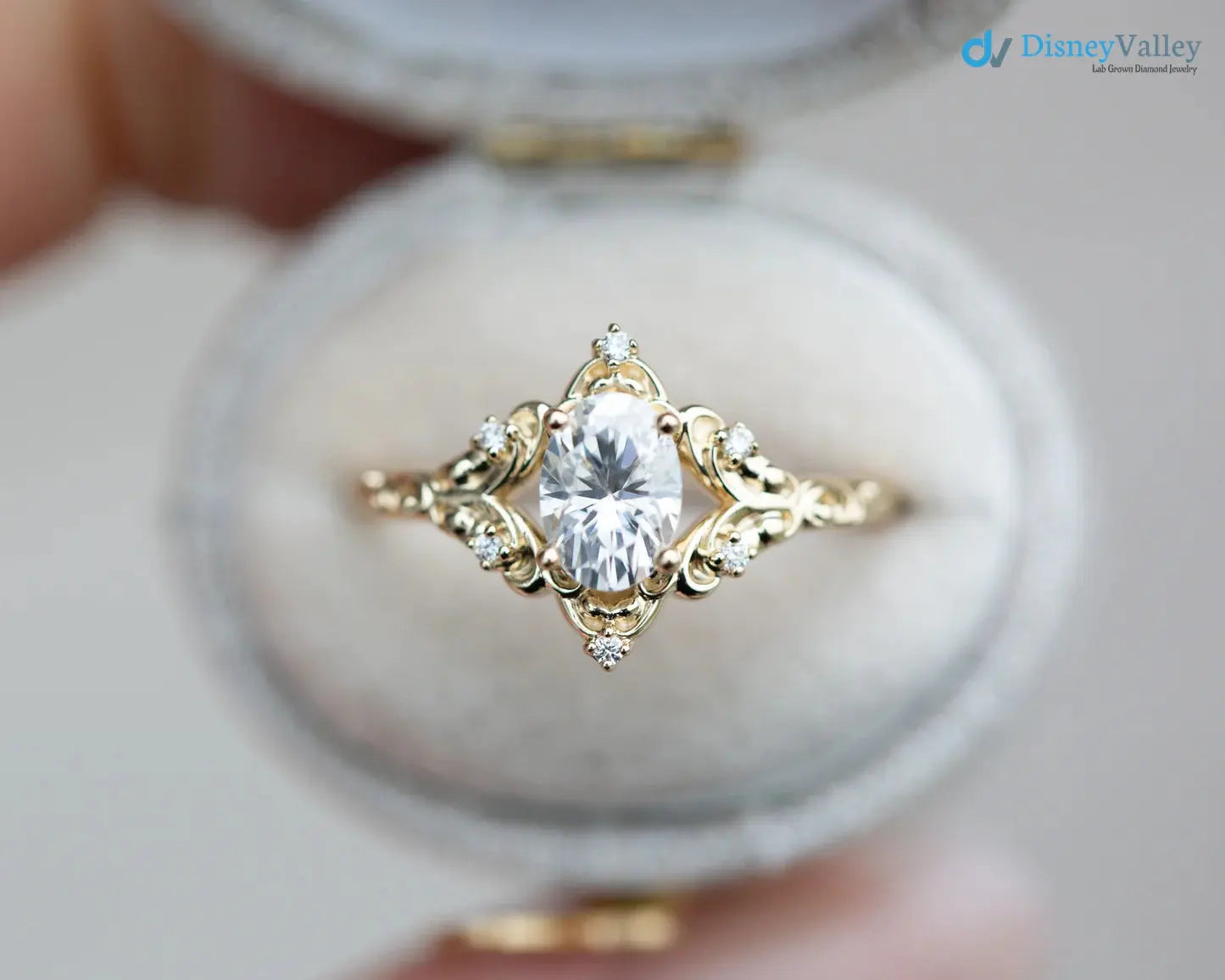 1.5 caret oval cut diamond Swirling filigree split shank vintage ring - DisneyValley