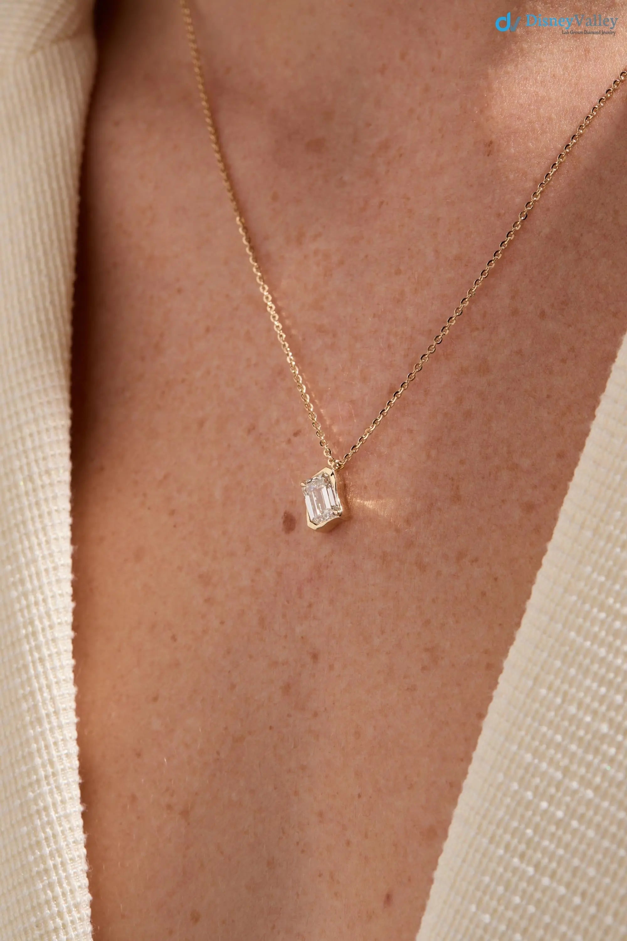 1.50 Carat Lab Grown Lab Diamond Necklace Secondary image