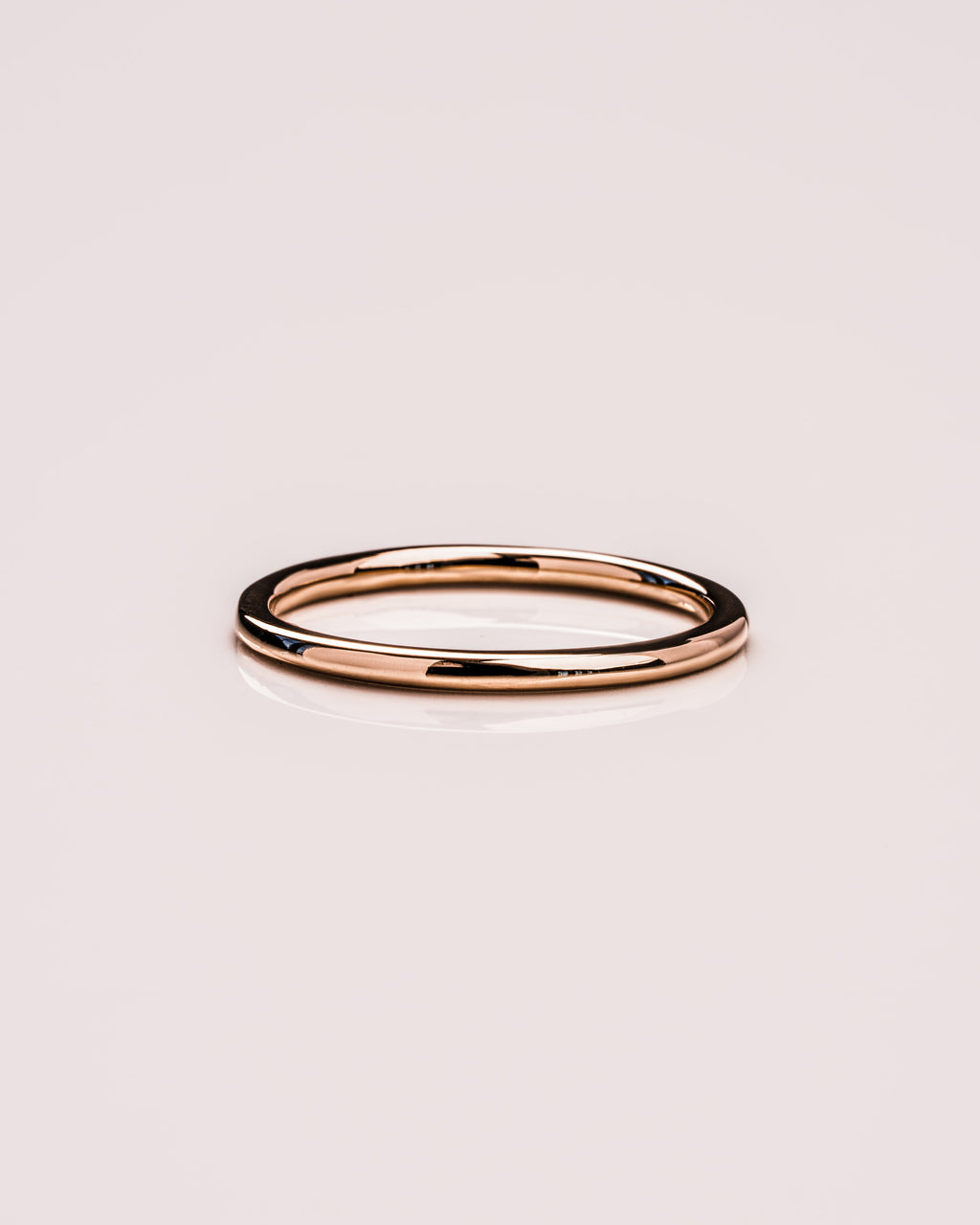 CLASSIC PLAIN GOLD WEDDING BAND