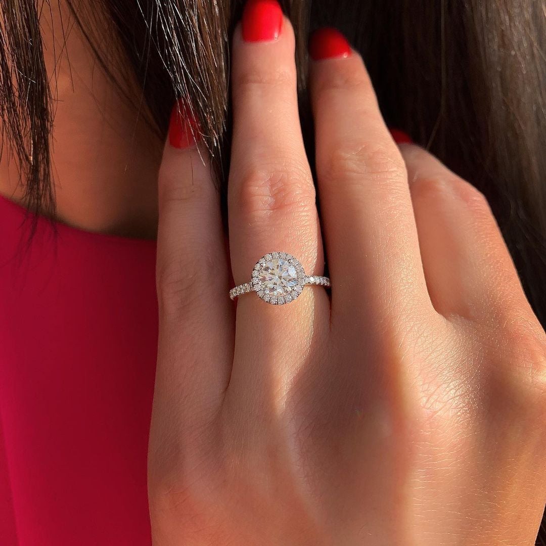 1.0 CT Round Cut Moissanite Halo Setting Engagement Ring