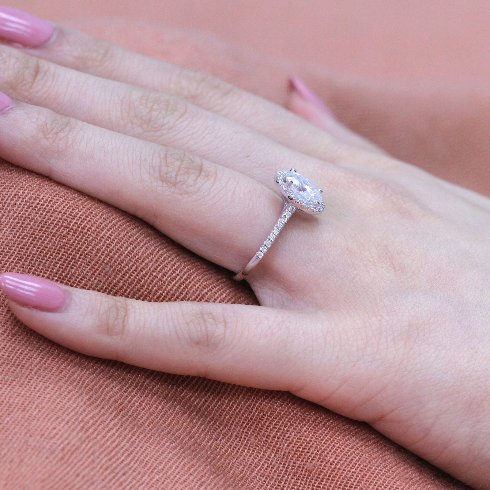 2.0 CT Oval Cut Moissanite Halo Engagement Ring