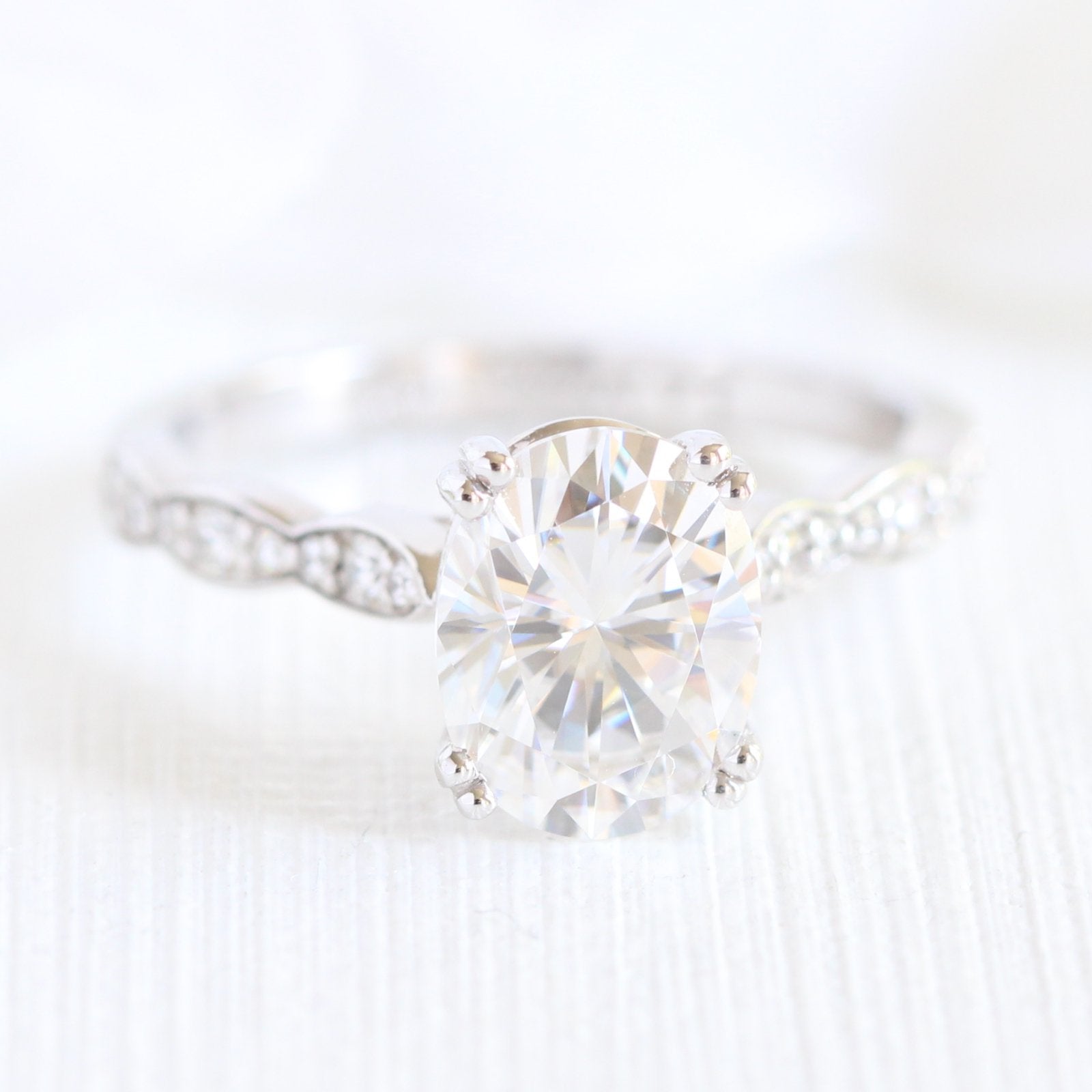 2.0CT Oval Cut Moissanite Vintage Halo Bridal Ring Set