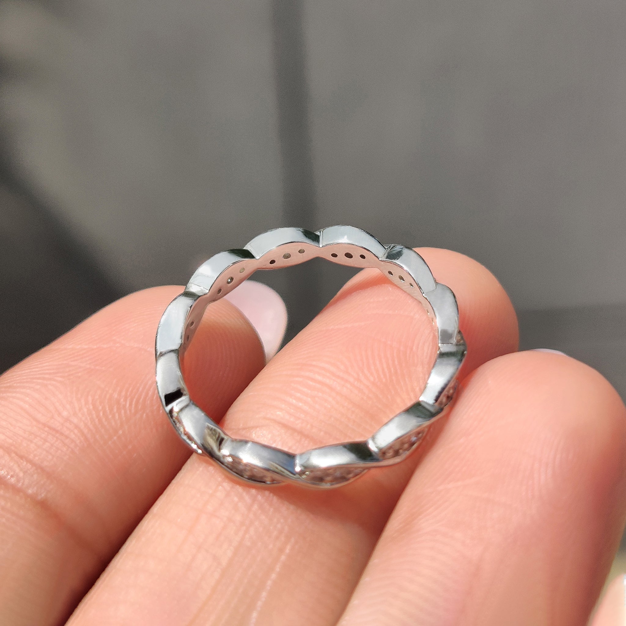 Round Cut Diamond Eternity Twisted Wedding Band