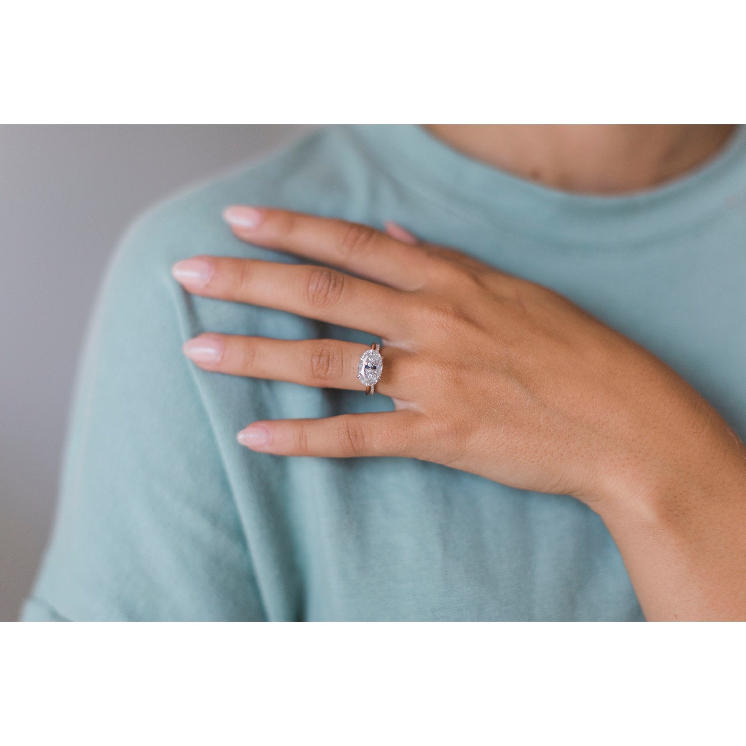4.0 CT East-West Oval Moissanite Solitaire Engagement Ring