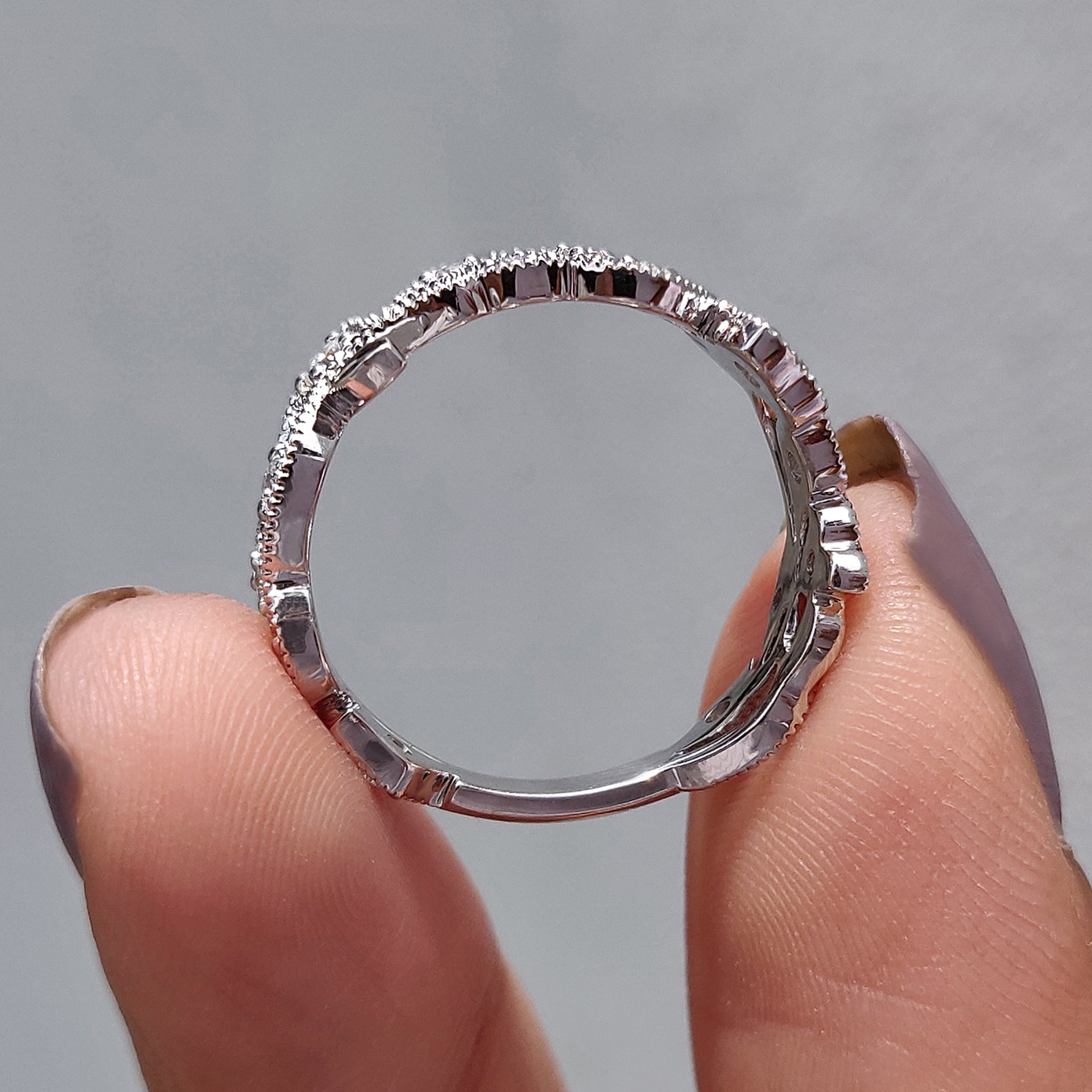 Vintage Style Wedding Band With Round Moissanite
