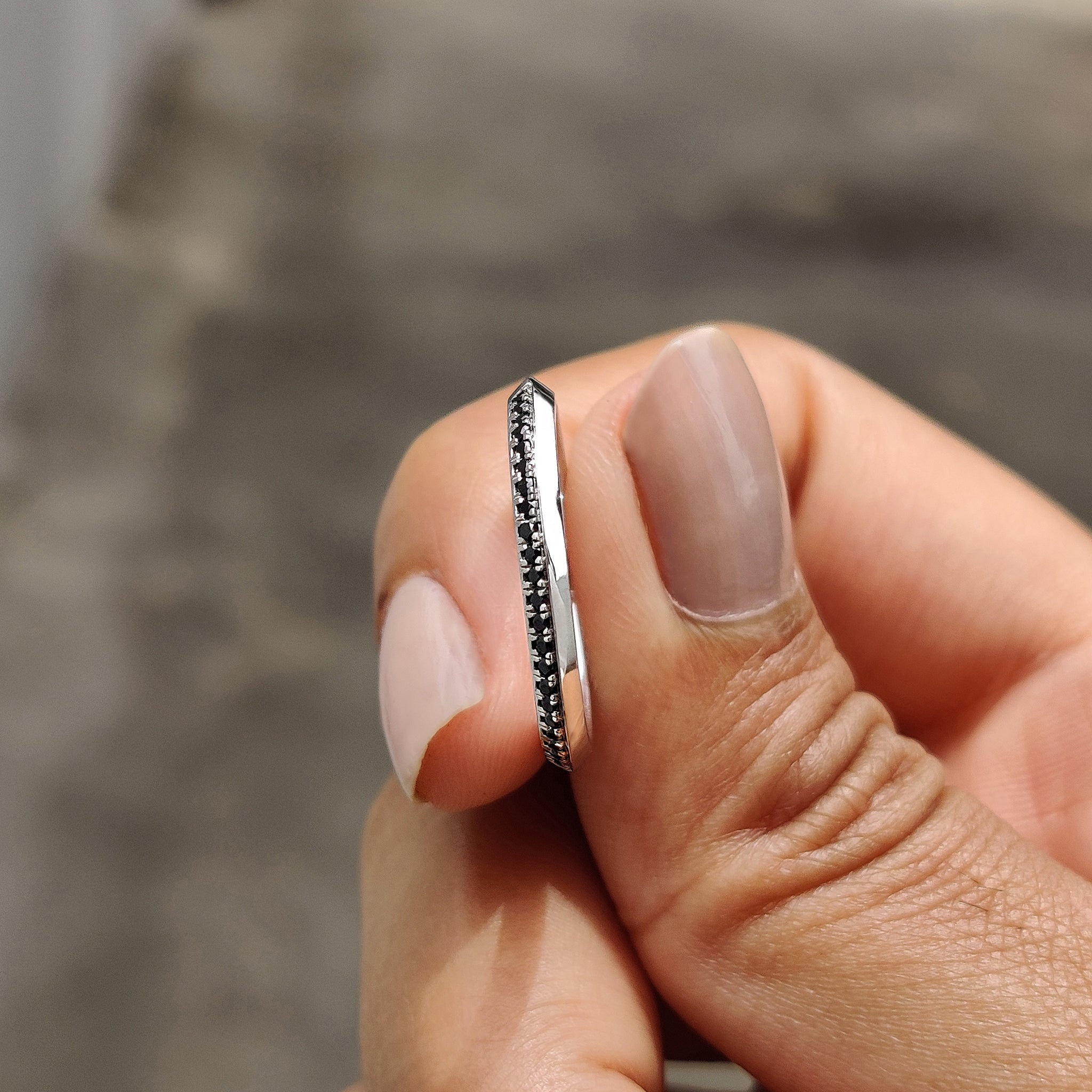 Knife Edge Wedding Band With Black Moissanite
