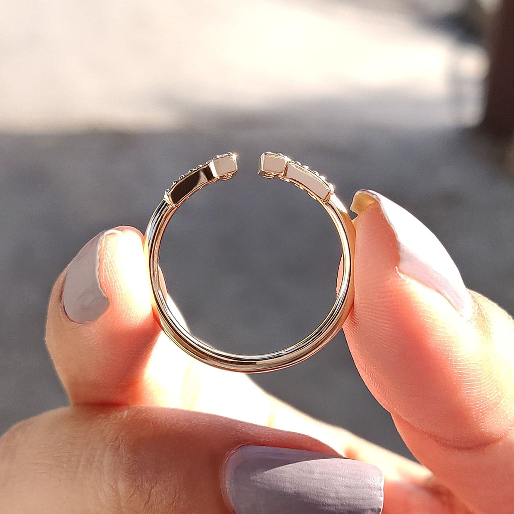 Round Moissanite Wedding Band In Open Gap Setting