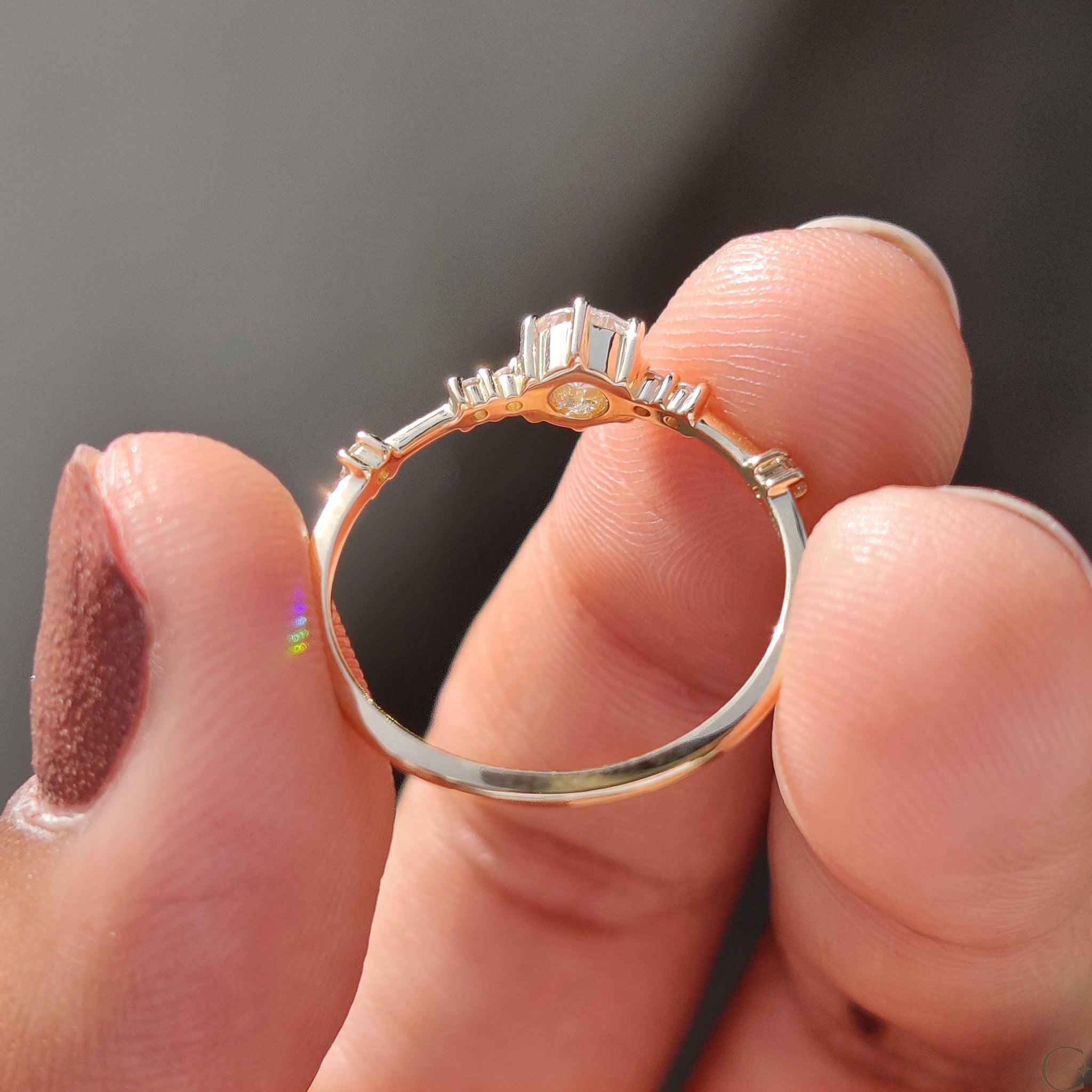 Round Diamond Engagement Ring with Muse Setting